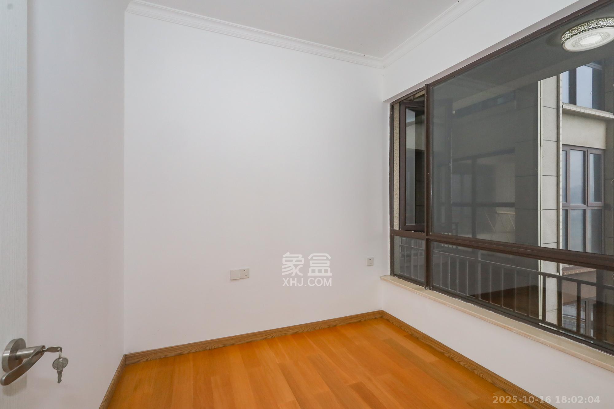 南山雍江汇(滨江国际新城)  3室2厅2卫    215.0万 南山雍江汇(滨江国际新城)  3室2厅2卫    215.0万卧室