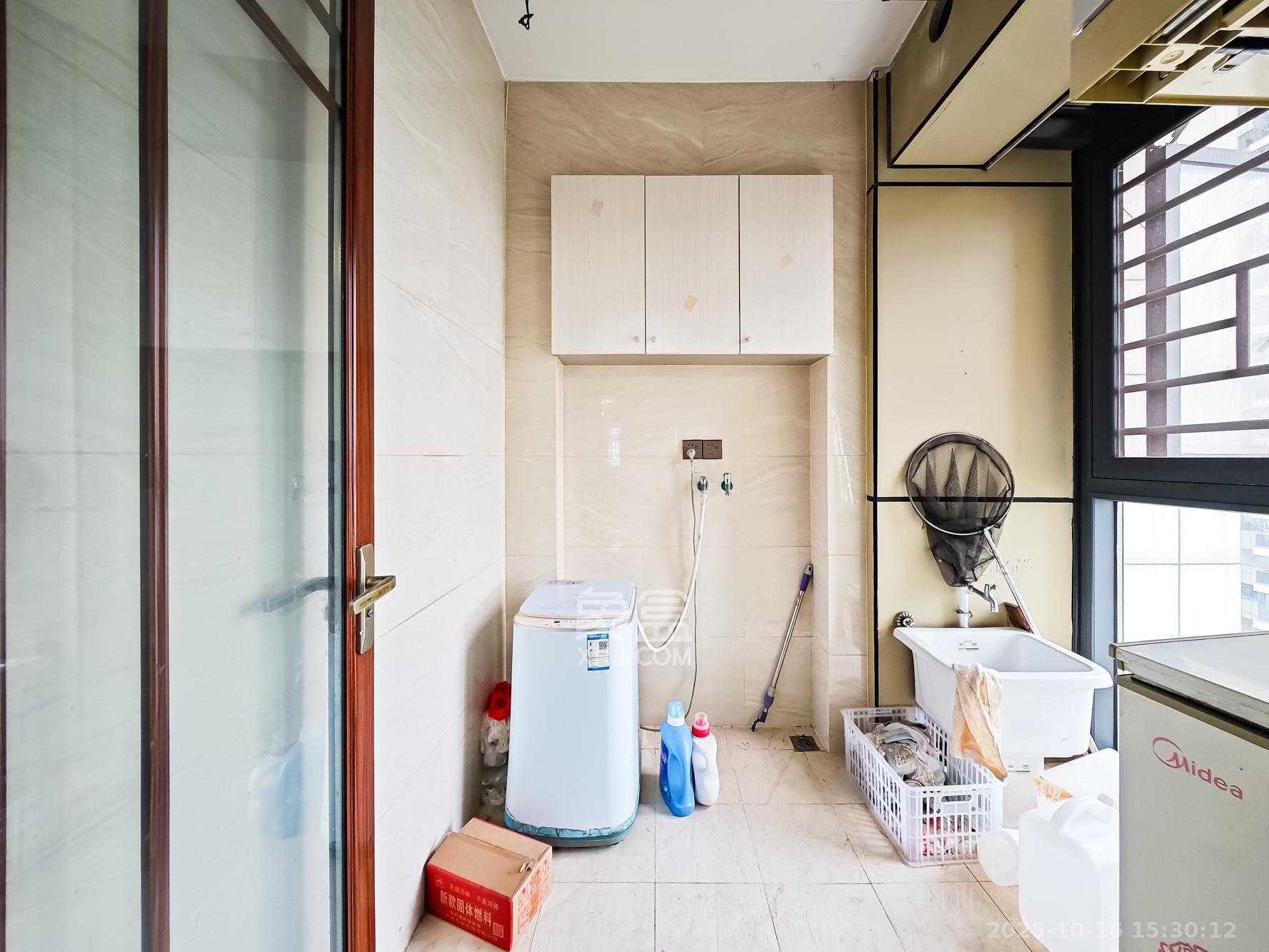 湘江壹号一二三期(创远湘江壹号) 1室0厅0卫 288.0万 湘江壹号一二三期(创远湘江壹号) 1室0厅0卫 288.0万阳台