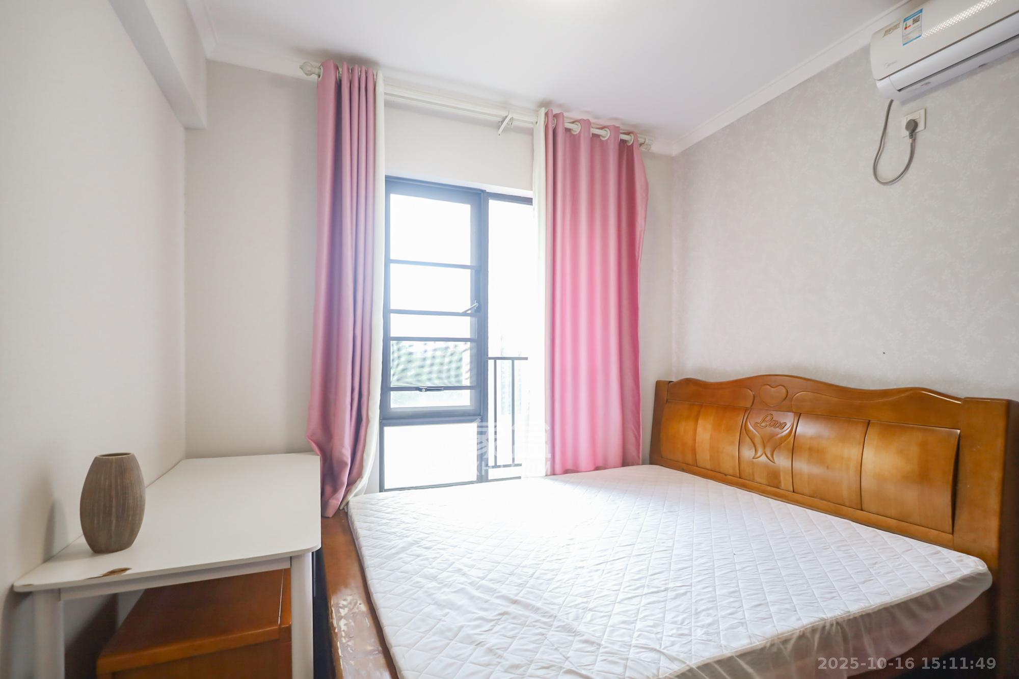 万科里金域国际  3室2厅2卫    158.0万 万科里金域国际  3室2厅2卫    158.0万卧室