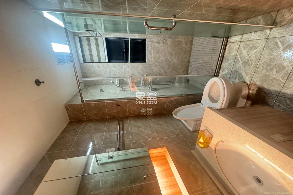 南山梅溪一方  3室1厅2卫    2700.0元/月 南山梅溪一方  3室1厅2卫    2700.0元/月室内图