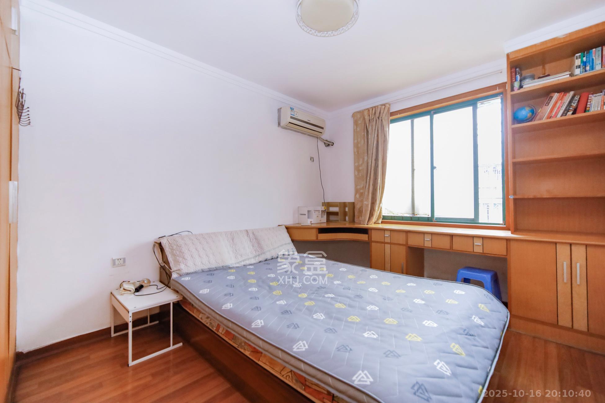 三湘小区  2室2厅1卫    46.0万卧室