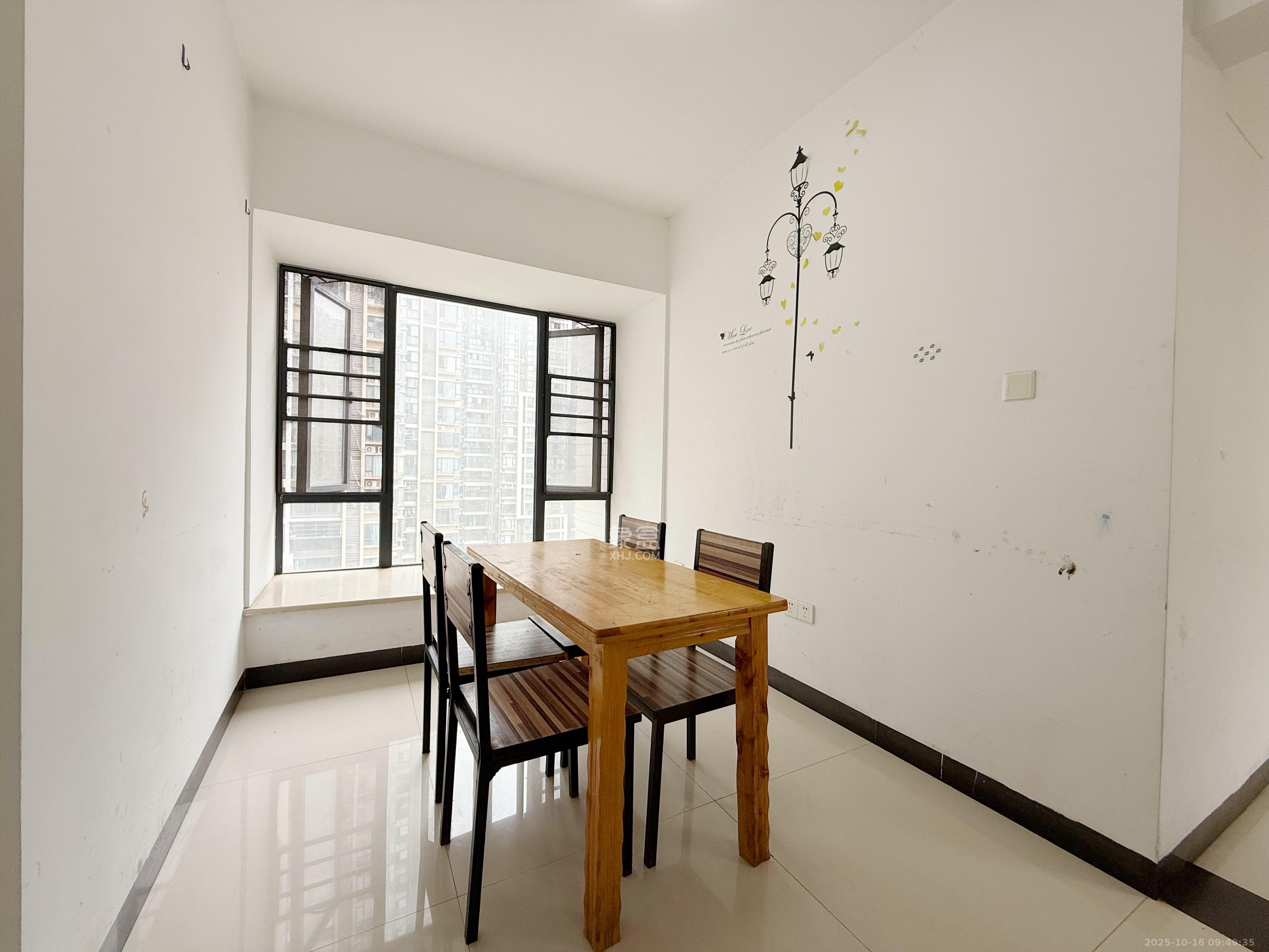 蓝山郡  3室2厅1卫    1800.0元/月室内图