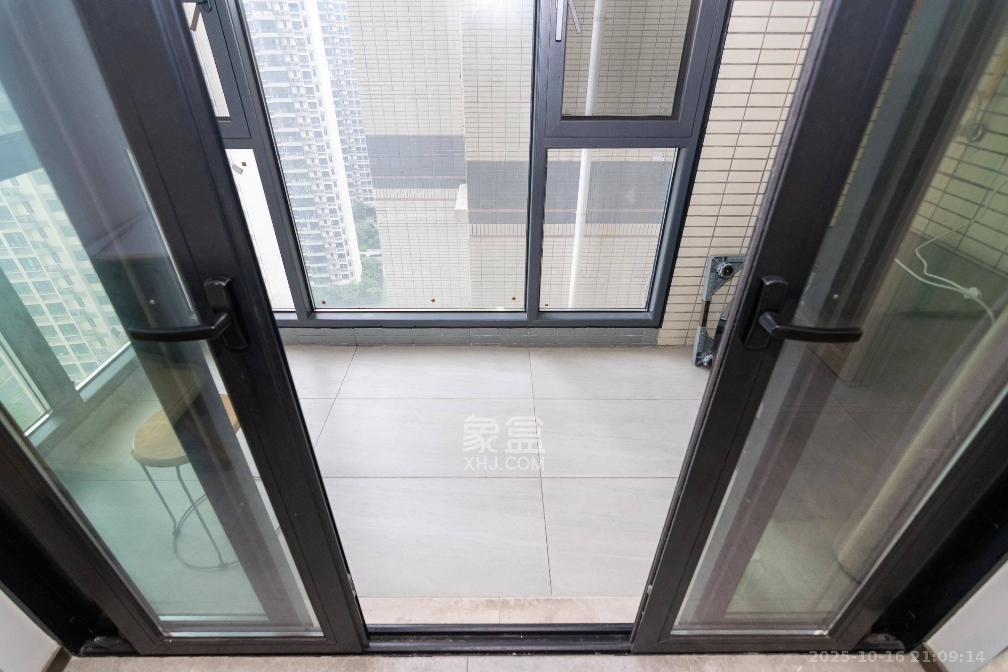 时代年华  4室2厅2卫    123.0万 时代年华  4室2厅2卫    123.0万阳台