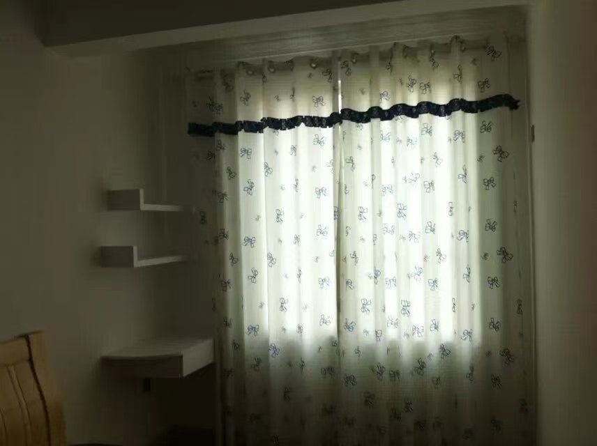 华辰汇景一、二期  2室2厅1卫    1600.0元/月室内图1