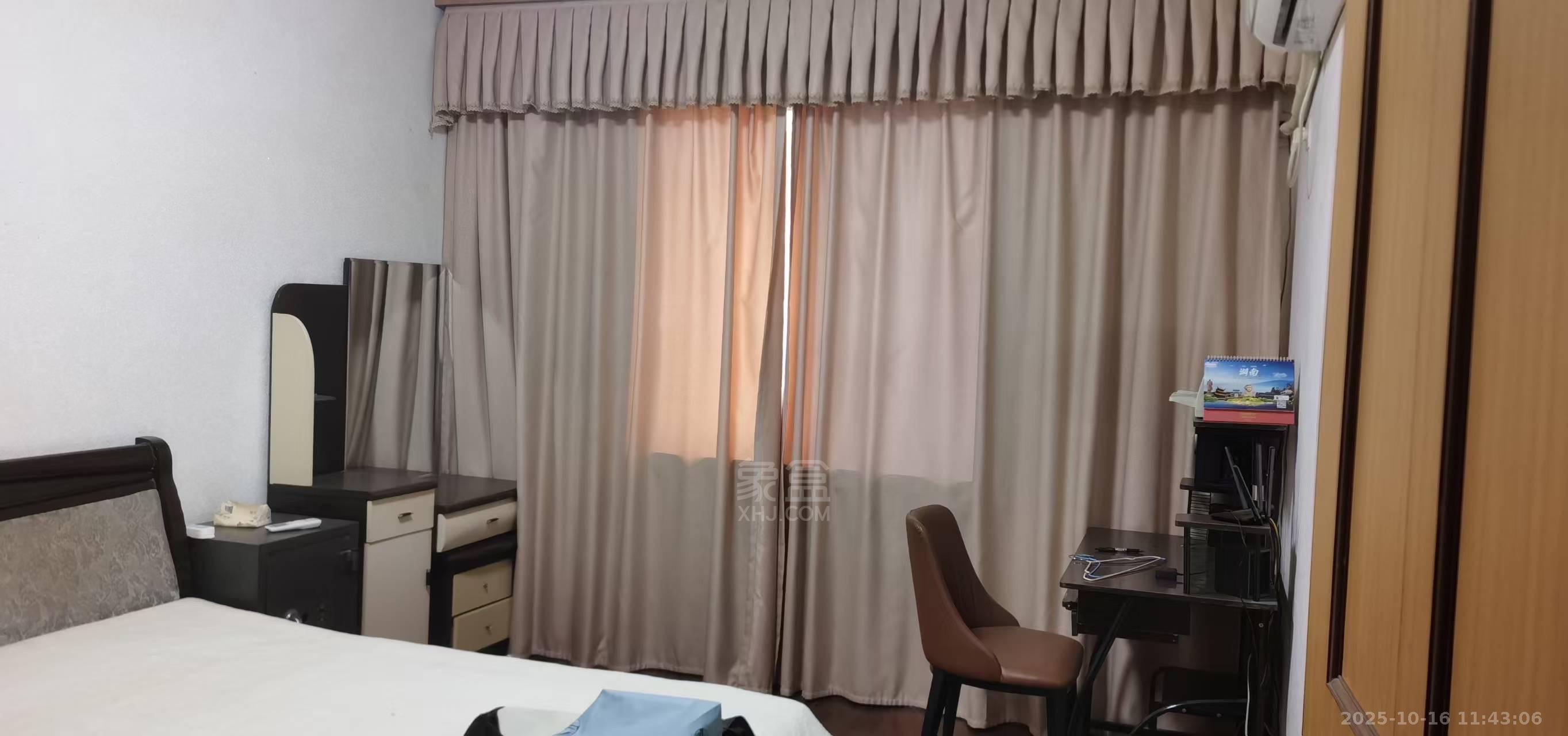 建南花园  3室2厅2卫    1300.0元/月室内图
