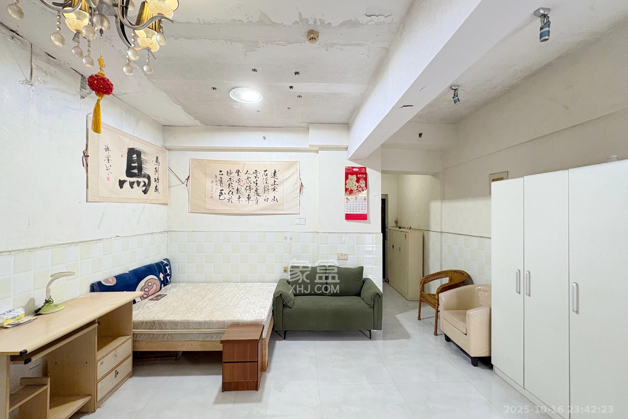 锦华时代  1室1厅1卫    36.8万 锦华时代  1室1厅1卫    36.8万客厅