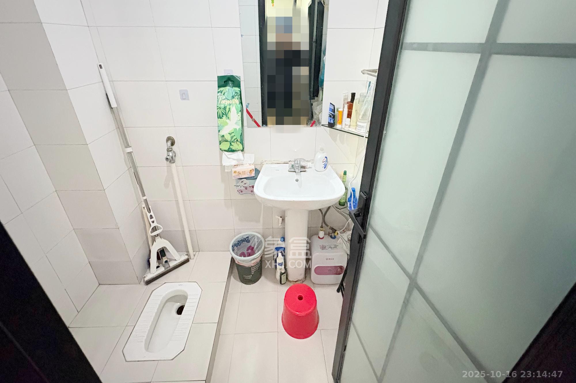 芙蓉同发 2室1厅1卫 72.0万 芙蓉同发 2室1厅1卫 72.0万卫生间