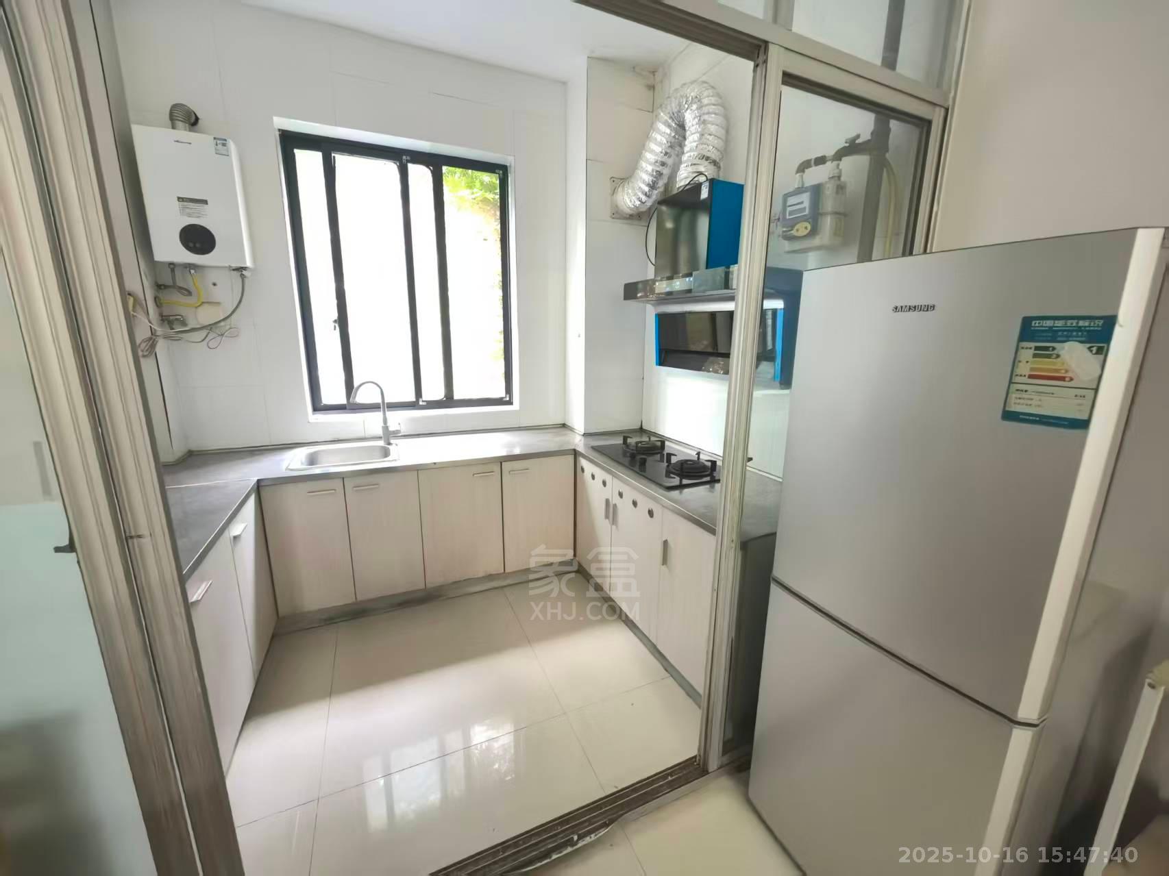 湘银小区 2室2厅1卫 1200.0元/月 湘银小区 2室2厅1卫 1200.0元/月室内图