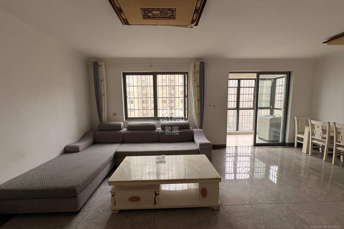 汇景豪庭 1室2厅1卫 2500.0元/月 汇景豪庭 1室2厅1卫 2500.0元/月室内图