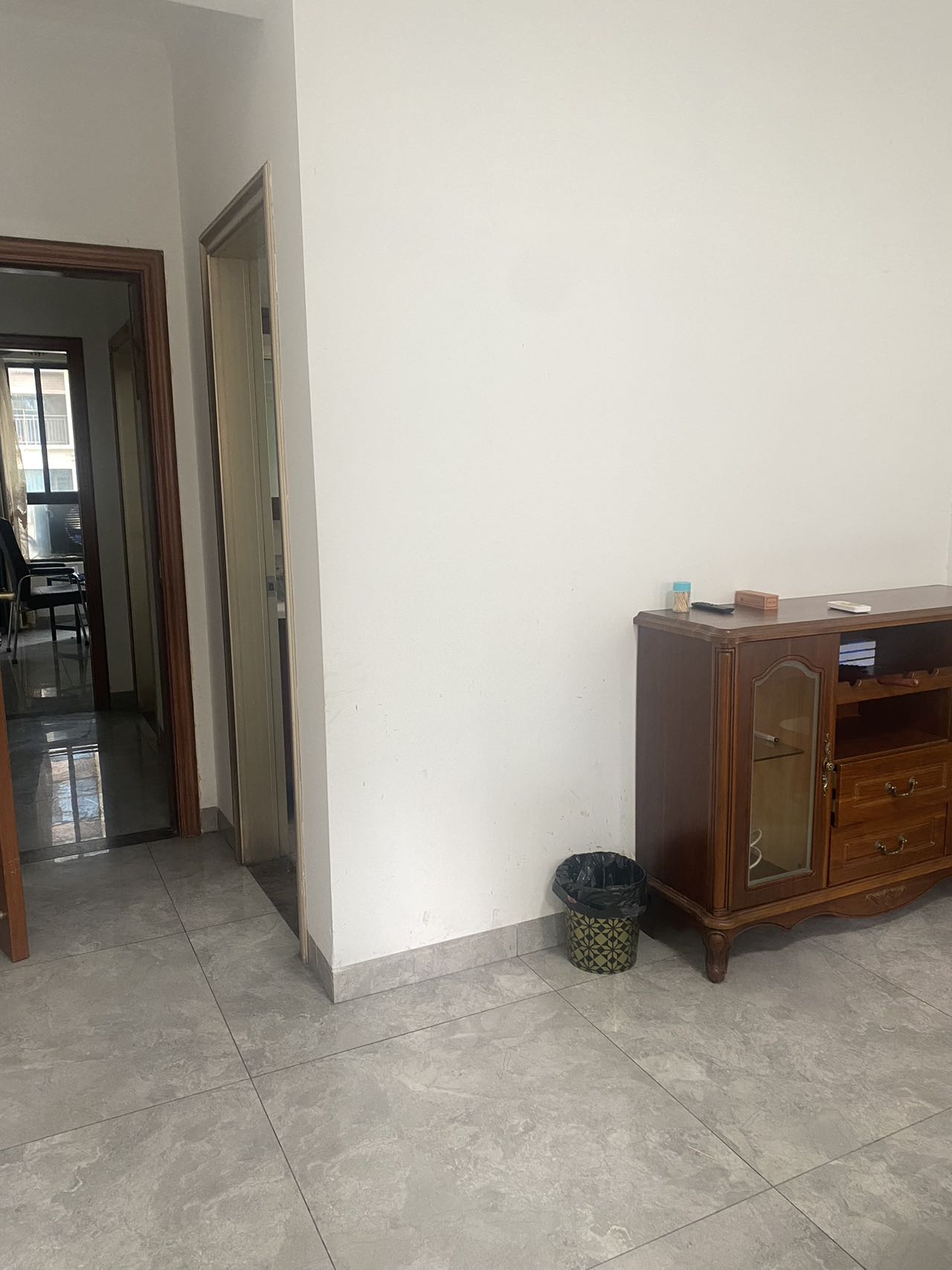 万恒白金汉宫  4室2厅2卫    2500.0元/月室内图