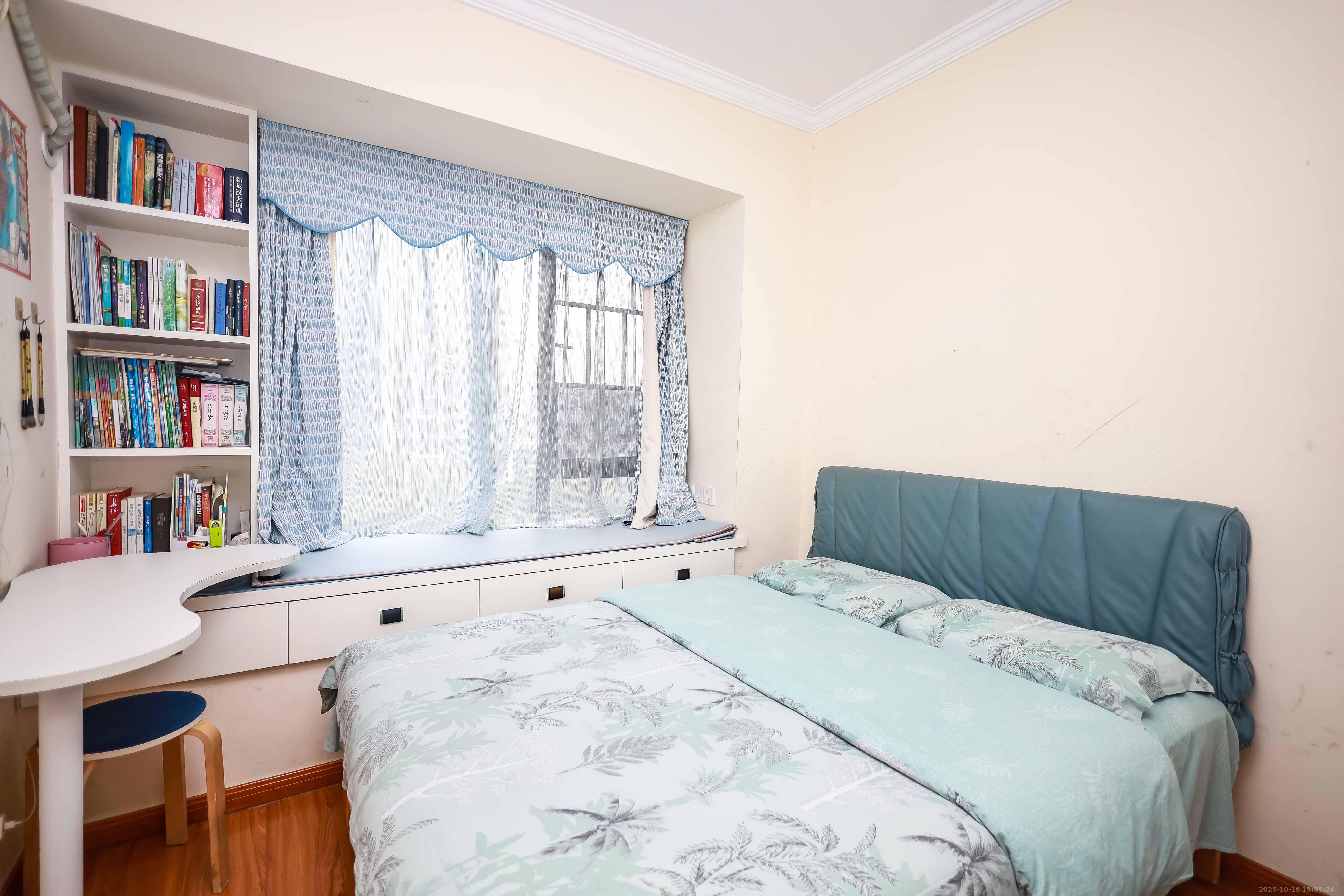 卓越蔚蓝海岸三期  3室2厅1卫    98.0万 卓越蔚蓝海岸三期  3室2厅1卫    98.0万卧室