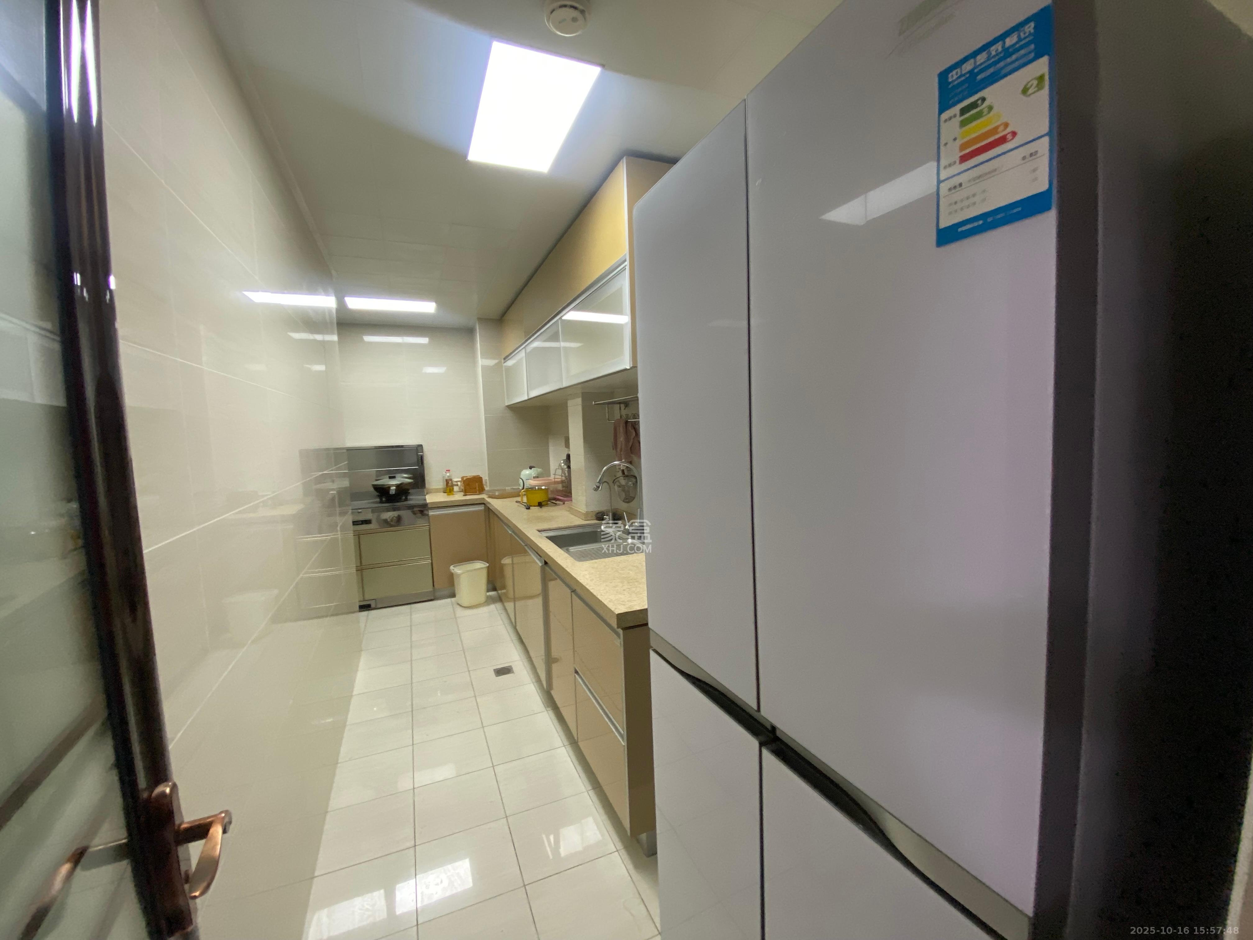 欧莱雅郡  3室2厅1卫    1900.0元/月室内图