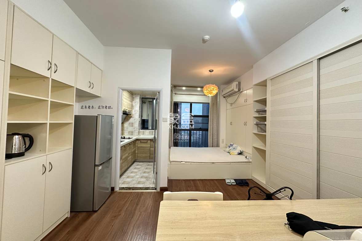 第六都(陆都小区) 1室1厅1卫 1700.0元/月 第六都(陆都小区) 1室1厅1卫 1700.0元/月室内图