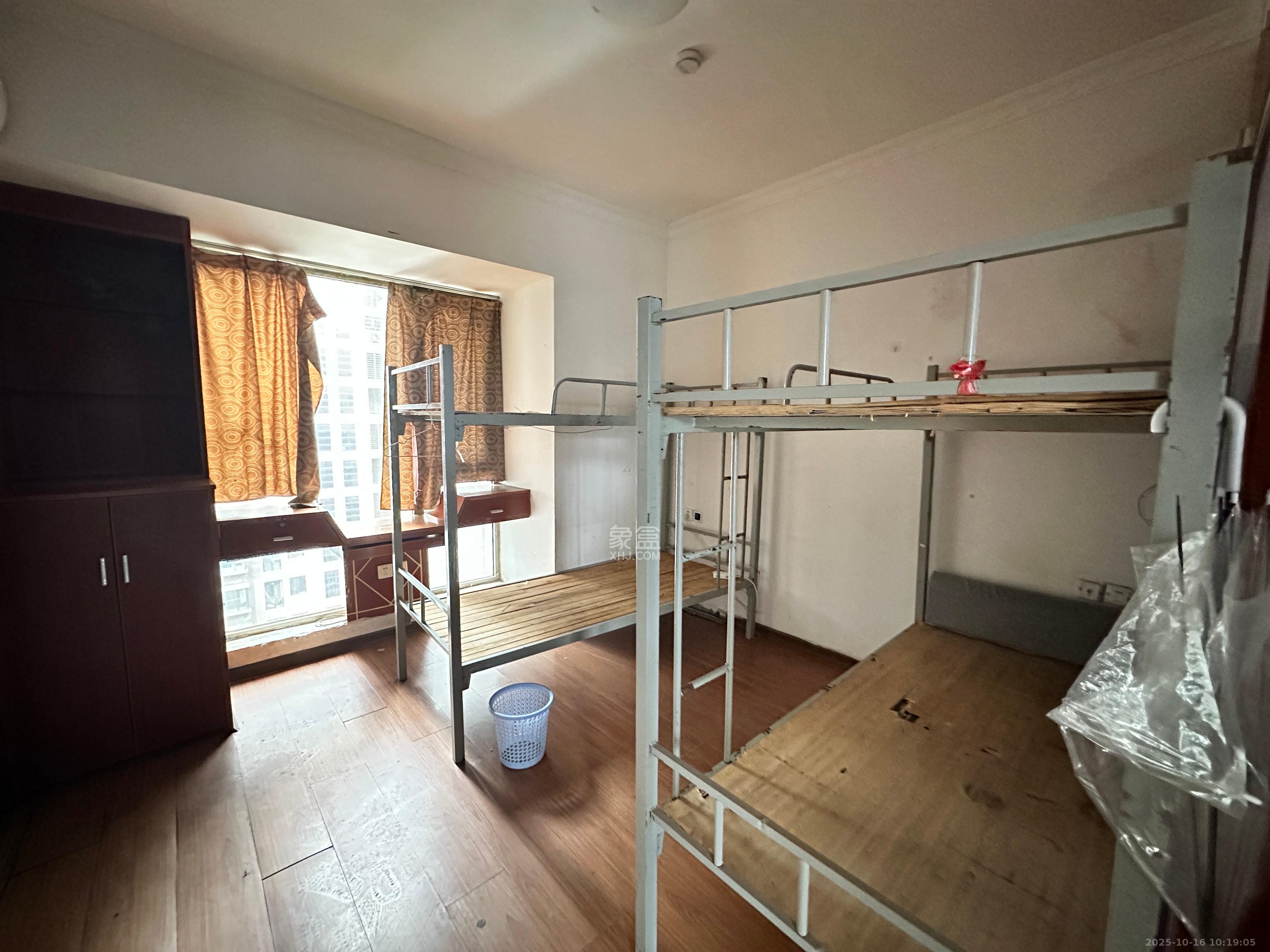 岳泰理想城  3室2厅1卫    2400.0元/月室内图