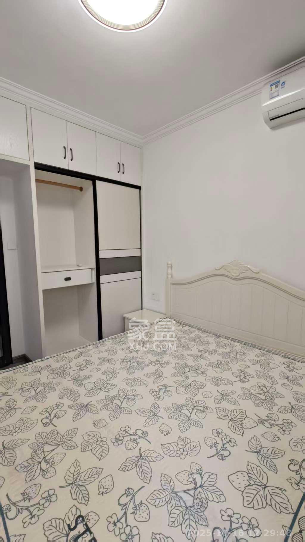 绿地香树花城 3室2厅1卫 1600.0元/月 绿地香树花城 3室2厅1卫 1600.0元/月室内图