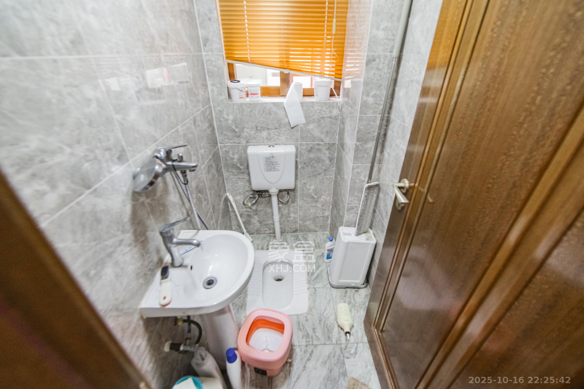 恒大御景半岛湘江苑(恒大御景半岛一期)  4室2厅3卫    300.0万 恒大御景半岛湘江苑(恒大御景半岛一期)  4室2厅3卫    300.0万卫生间