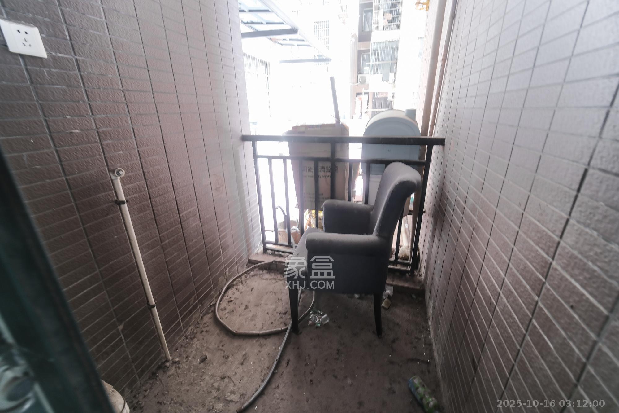 圆梦完美生活 2室1厅1卫 42.0万 圆梦完美生活 2室1厅1卫 42.0万阳台