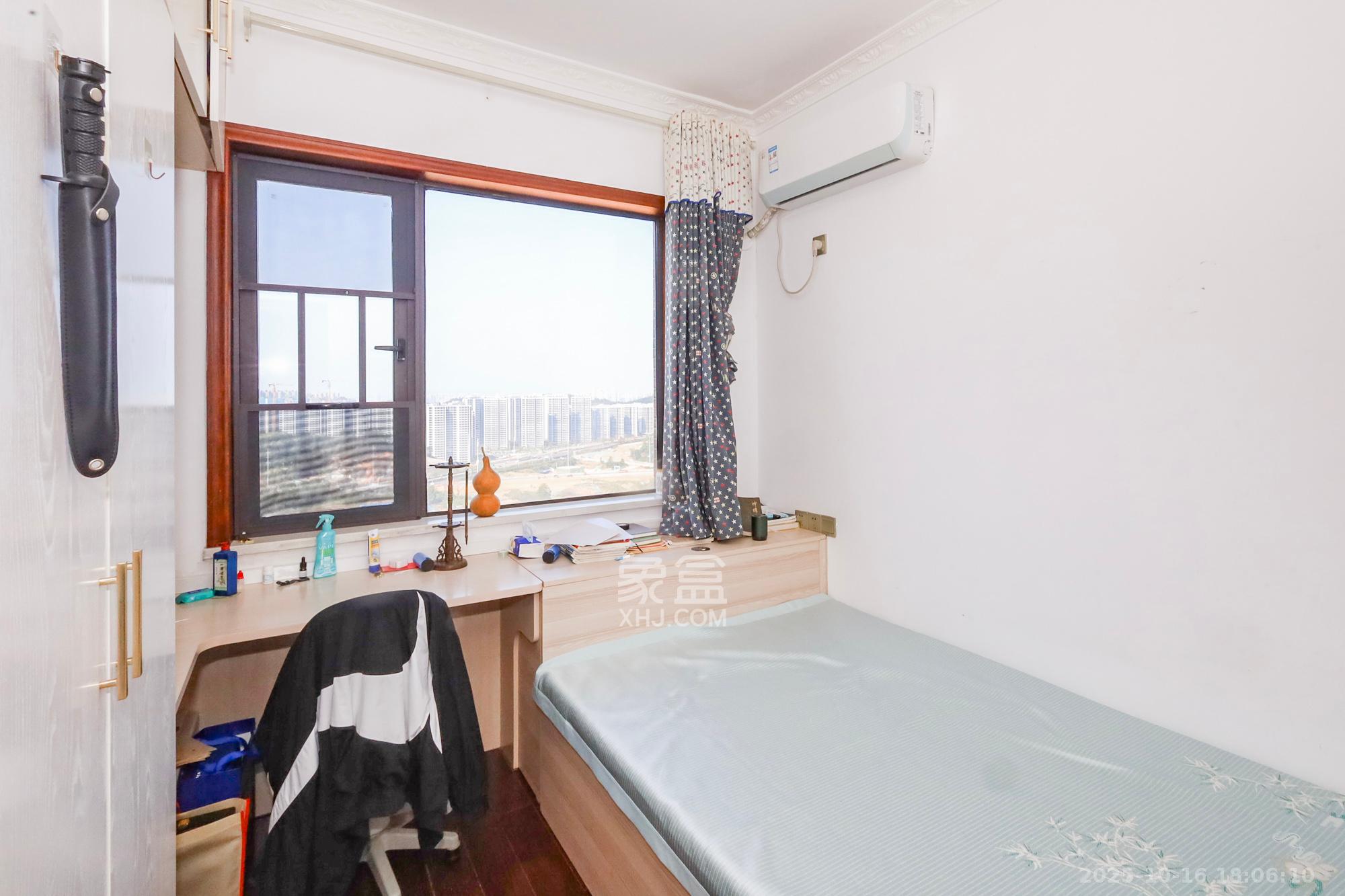 钰龙天下二期（钰龙佳园）  4室2厅2卫    265.0万卧室