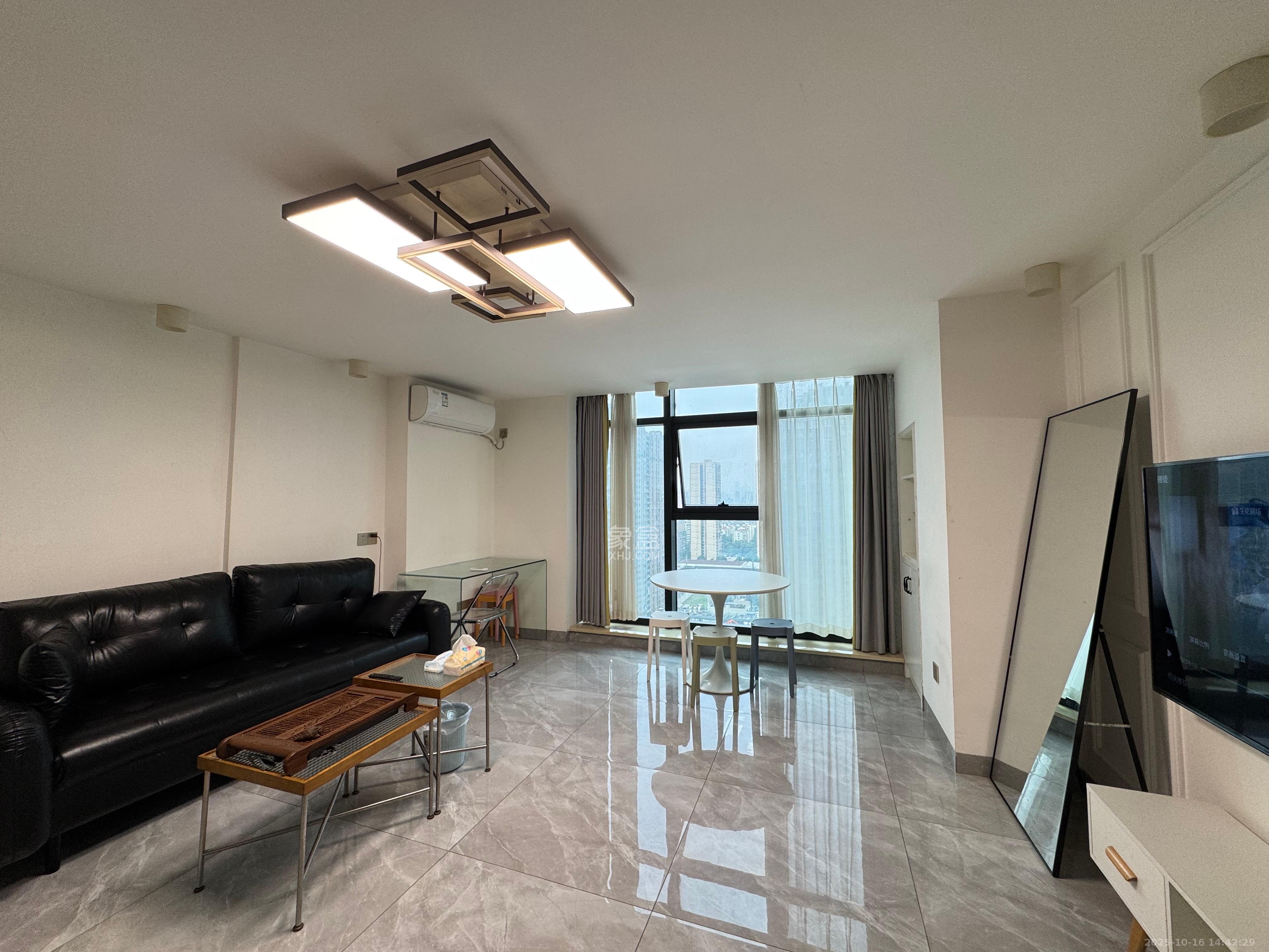 东盈商业广场（华泉城市广场）  2室1厅1卫    2600.0元/月室内图