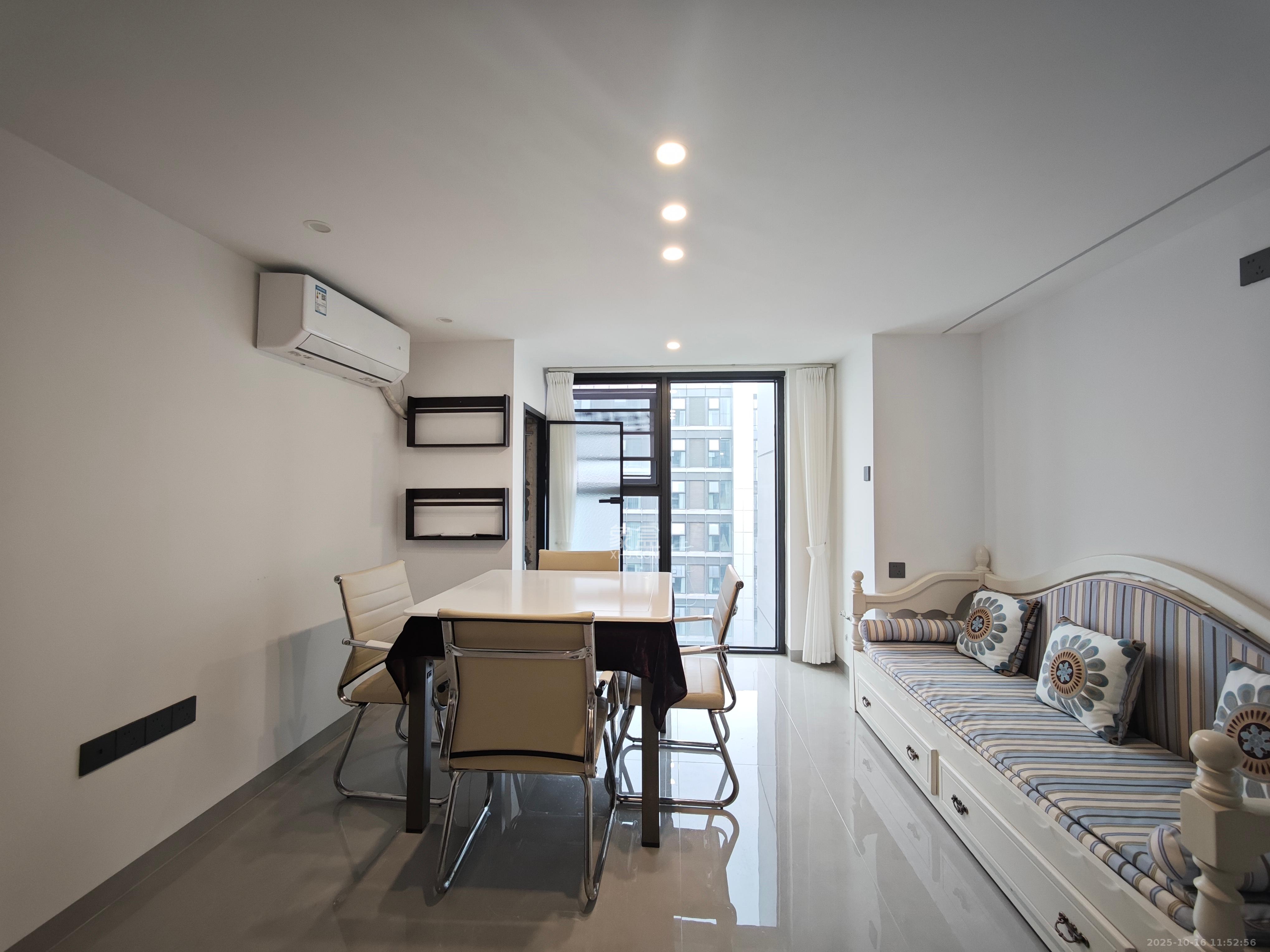 华润置地中心  2室1厅1卫    3800.0元/月 华润置地中心  2室1厅1卫    3800.0元/月