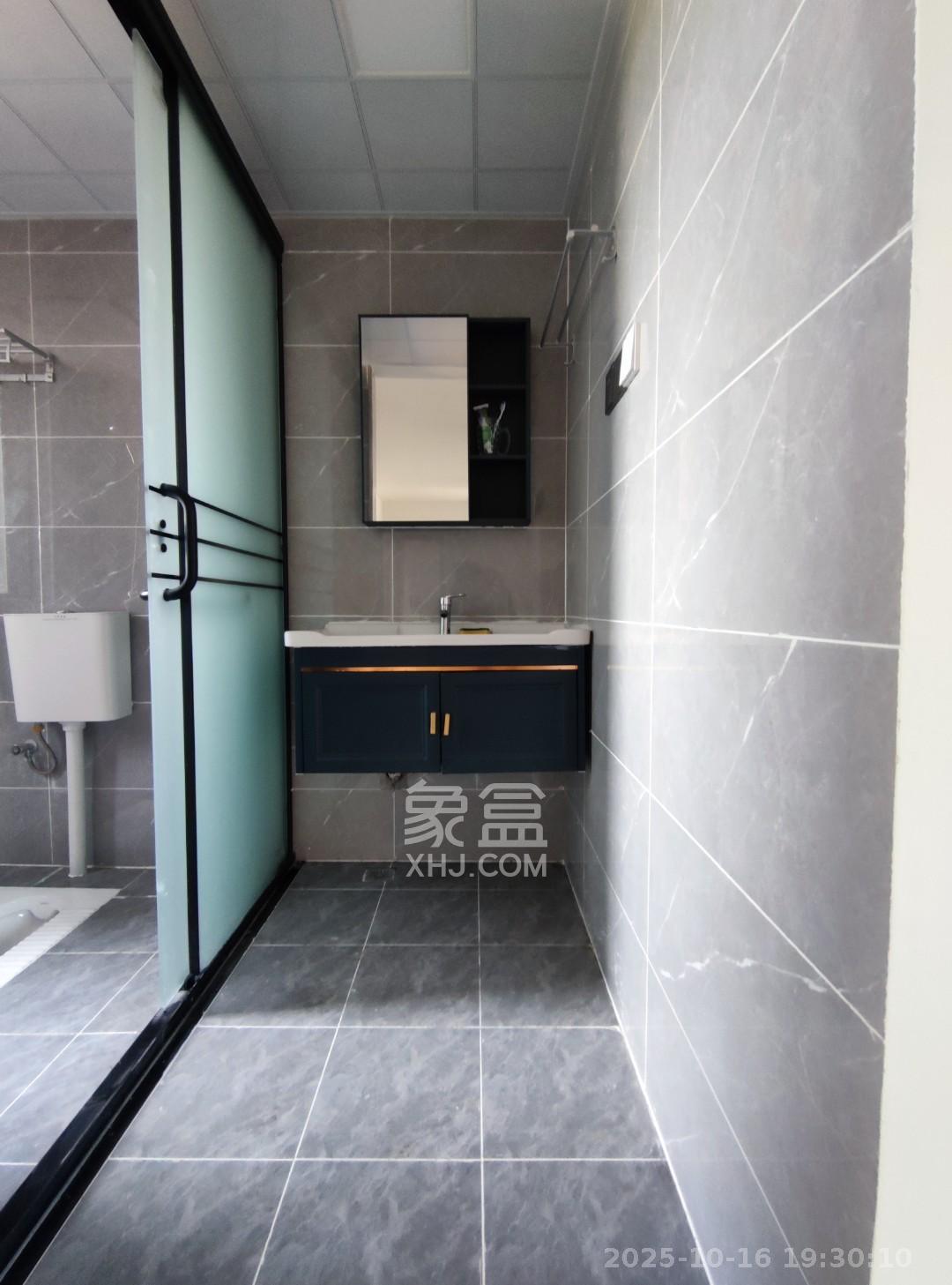 金辉优步湖畔  4室2厅2卫    2200.0元/月室内图