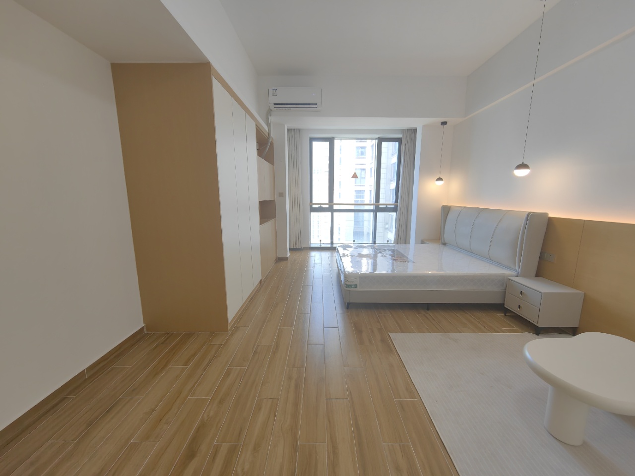 海航豪庭南苑  1室1厅1卫    2200.0元/月室内图