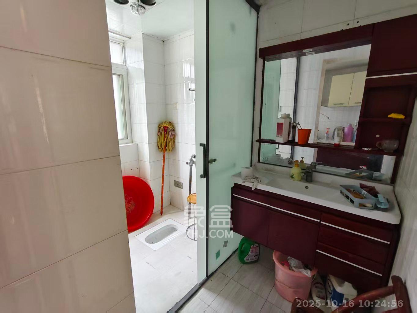 麓谷E家人  4室2厅2卫    2600.0元/月室内图