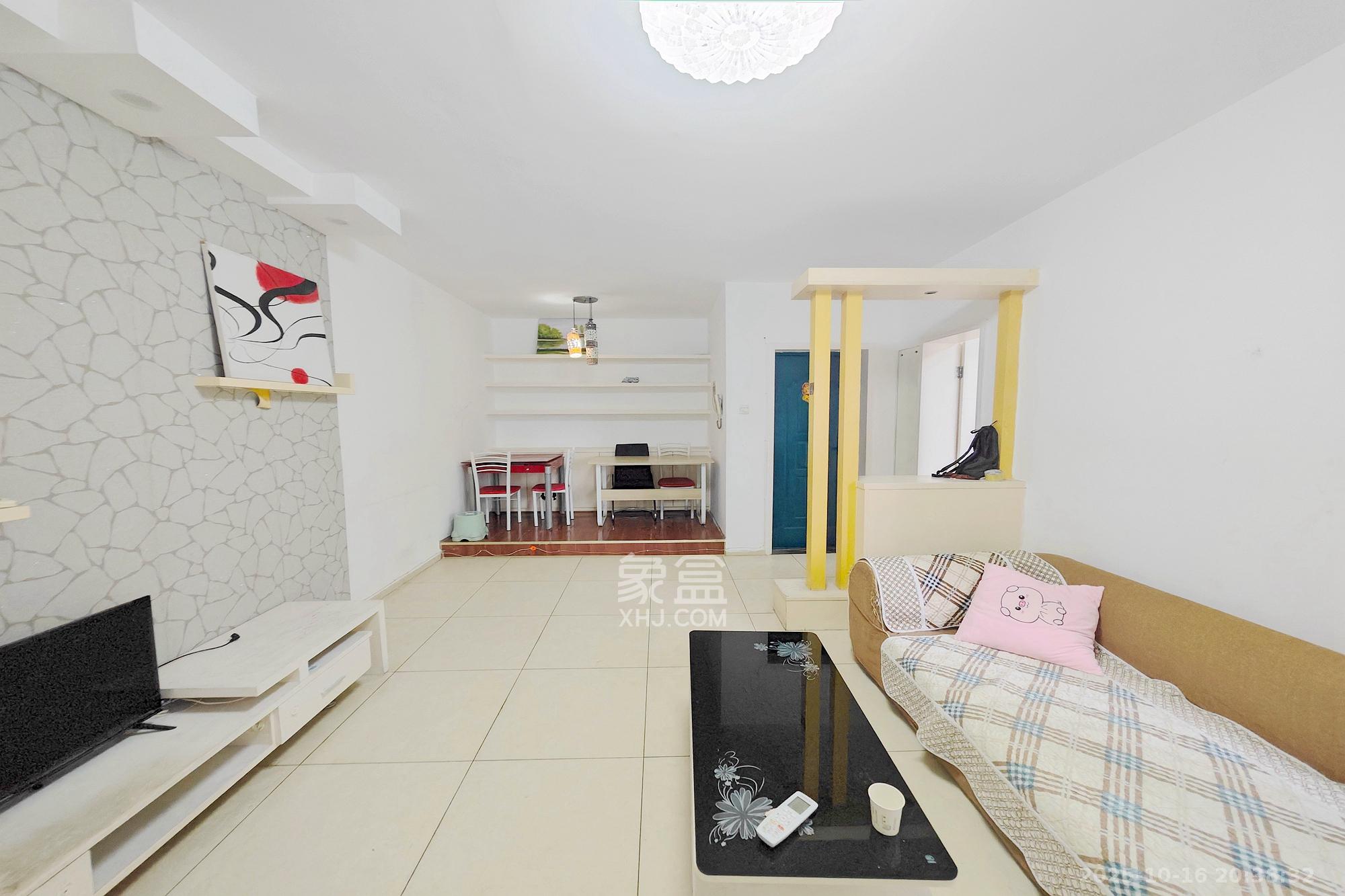 华韵07 2室1厅1卫 52.5万 华韵07 2室1厅1卫 52.5万客厅