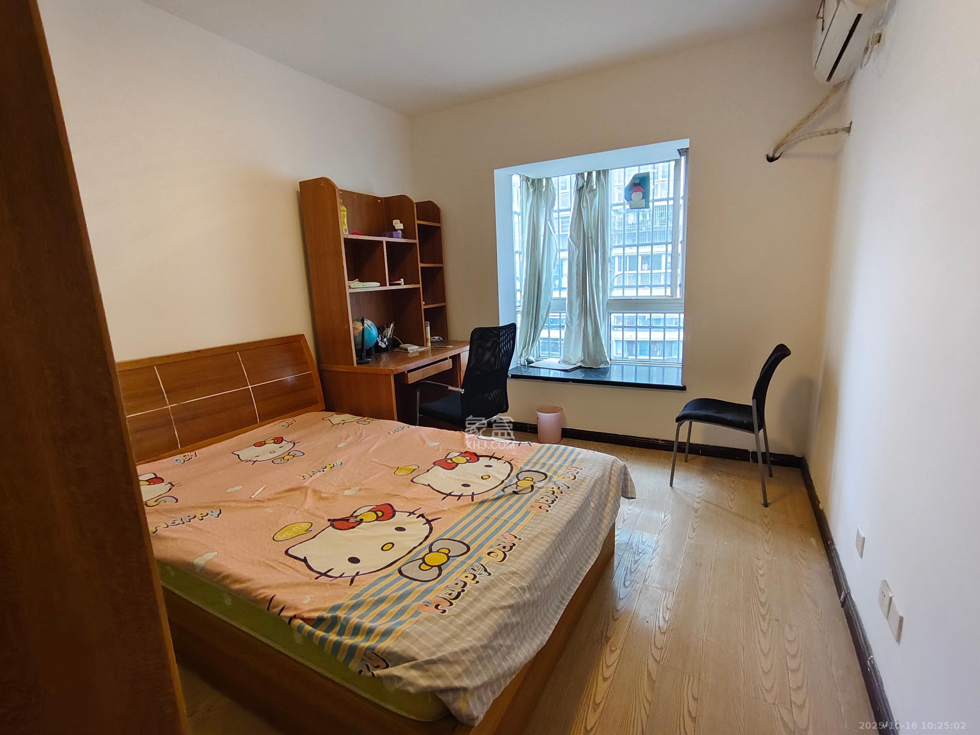 麓谷E家人  4室2厅2卫    2600.0元/月室内图