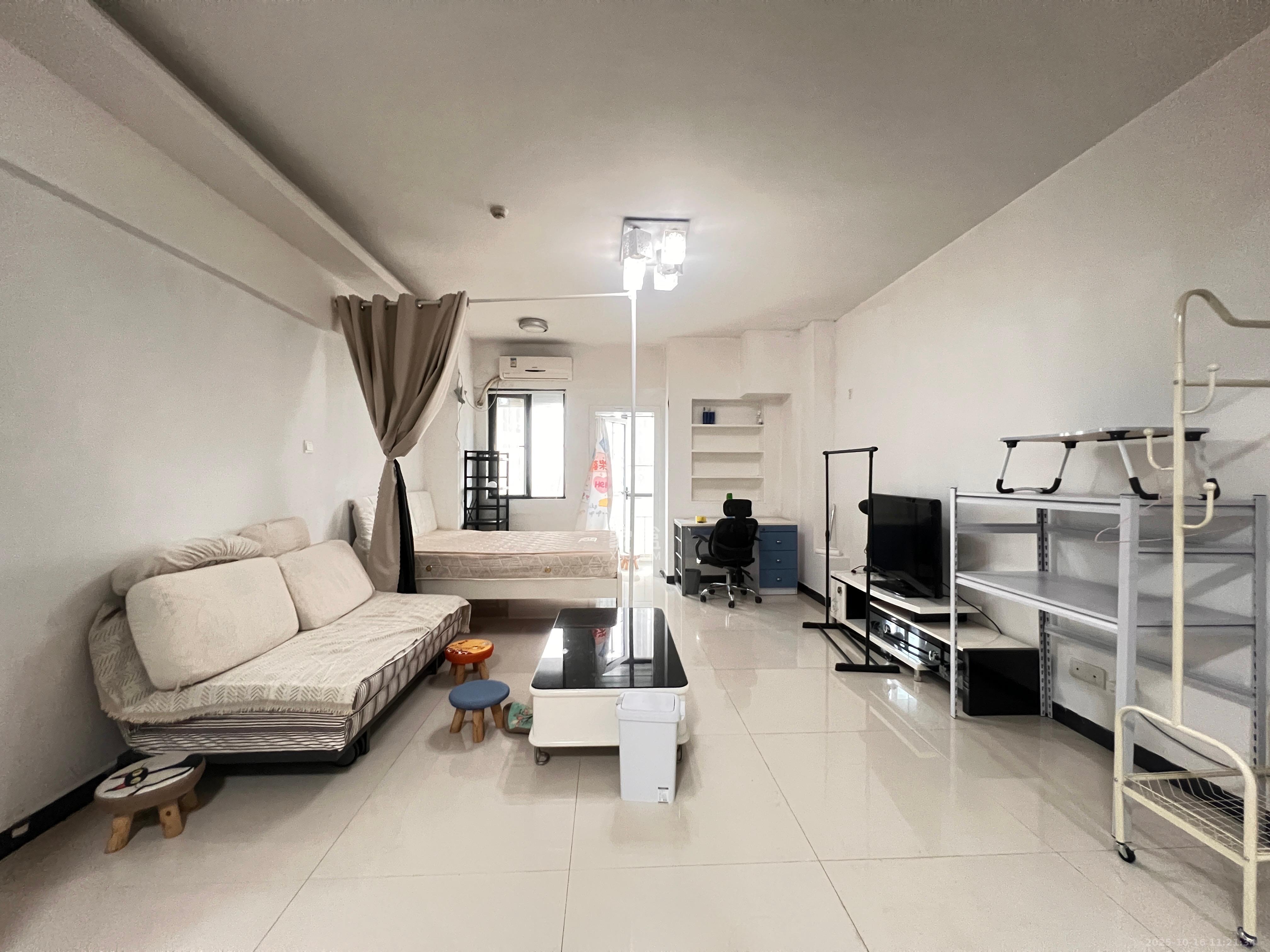 万博汇  1室1厅1卫    1600.0元/月 万博汇  1室1厅1卫    1600.0元/月