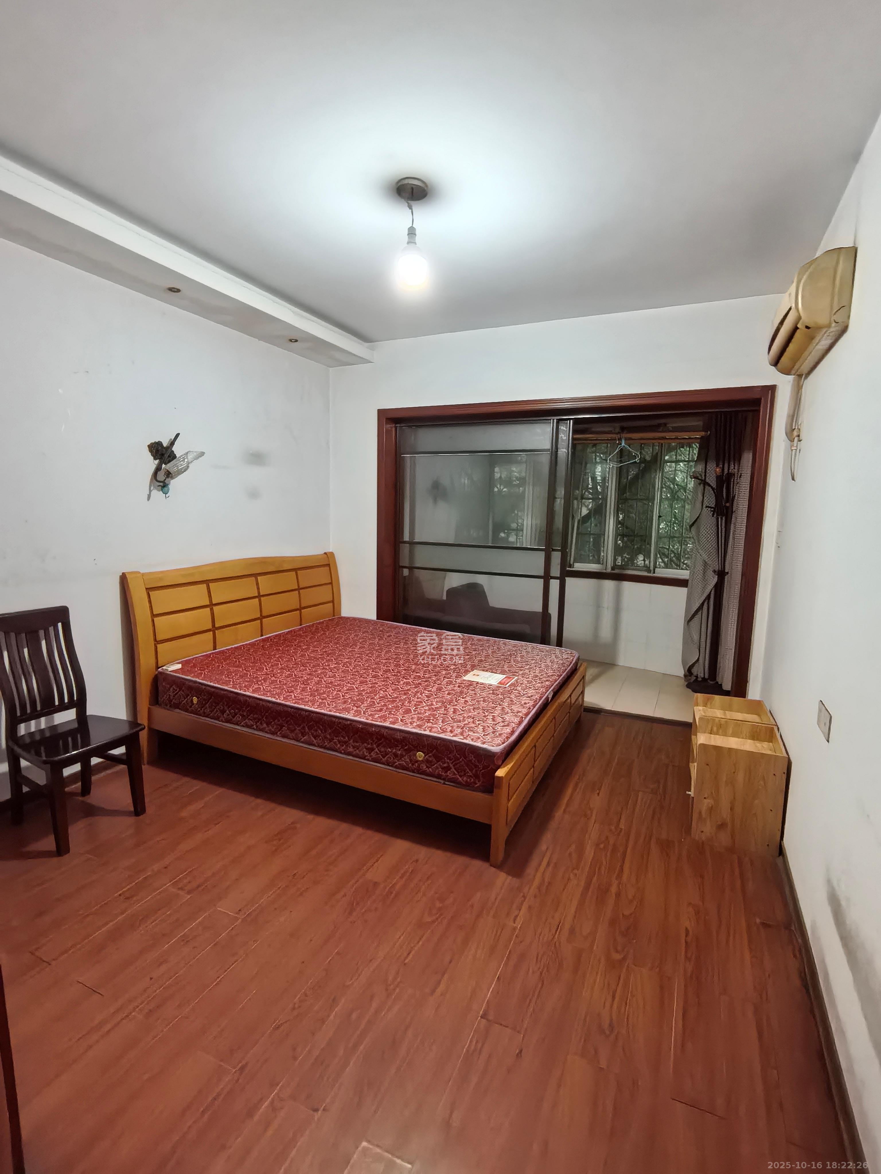 中南汽车世界 3室2厅1卫 1300.0元/月 中南汽车世界 3室2厅1卫 1300.0元/月室内图