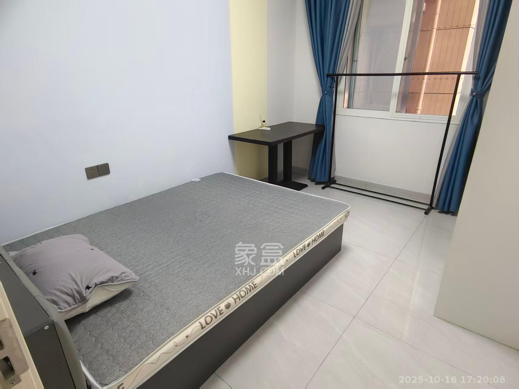 中城苑 3室2厅2卫 2500.0元/月 中城苑 3室2厅2卫 2500.0元/月室内图