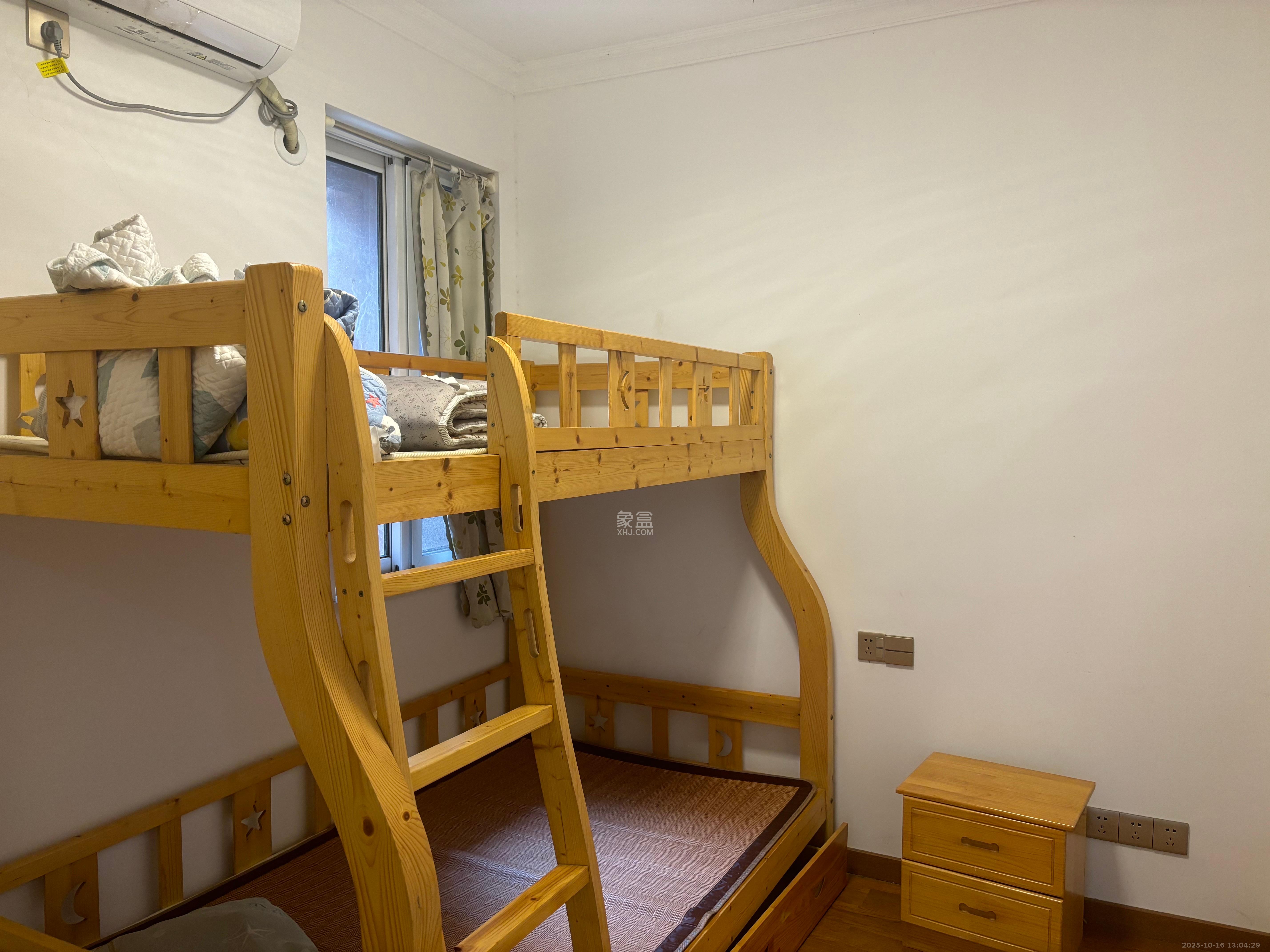 新城国际花都  3室2厅1卫    1400.0元/月室内图