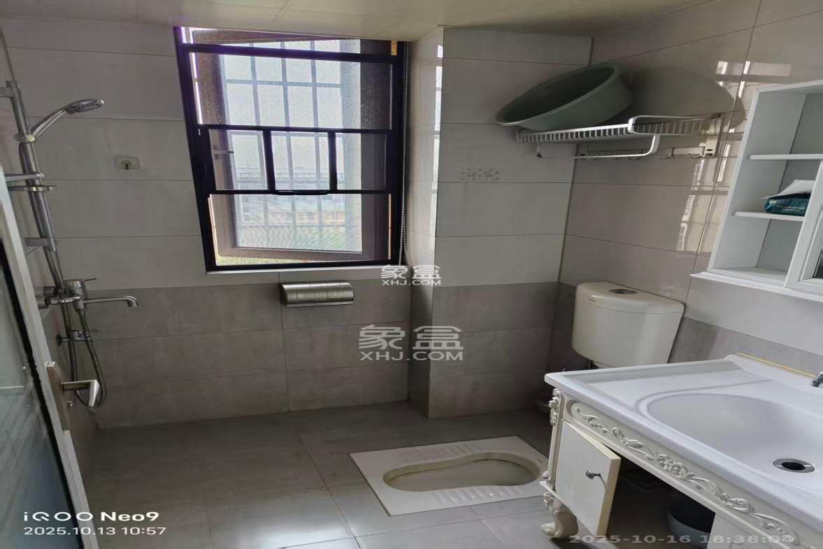 豪庭(江城豪庭) 3室2厅1卫 2100.0元/月 豪庭(江城豪庭) 3室2厅1卫 2100.0元/月室内图