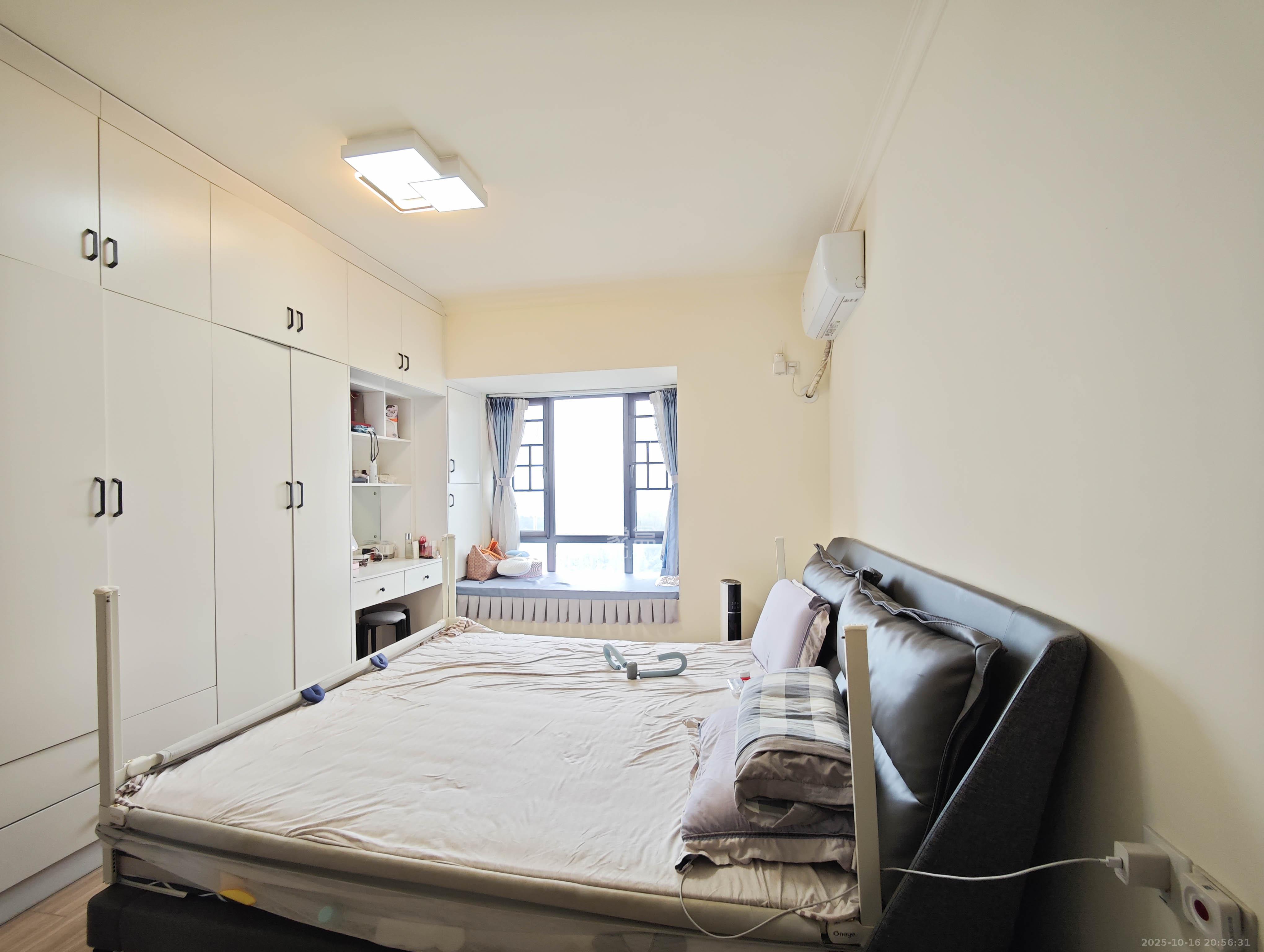 碧桂园南城首府（东宸林海）  1室0厅0卫    72.0万卧室