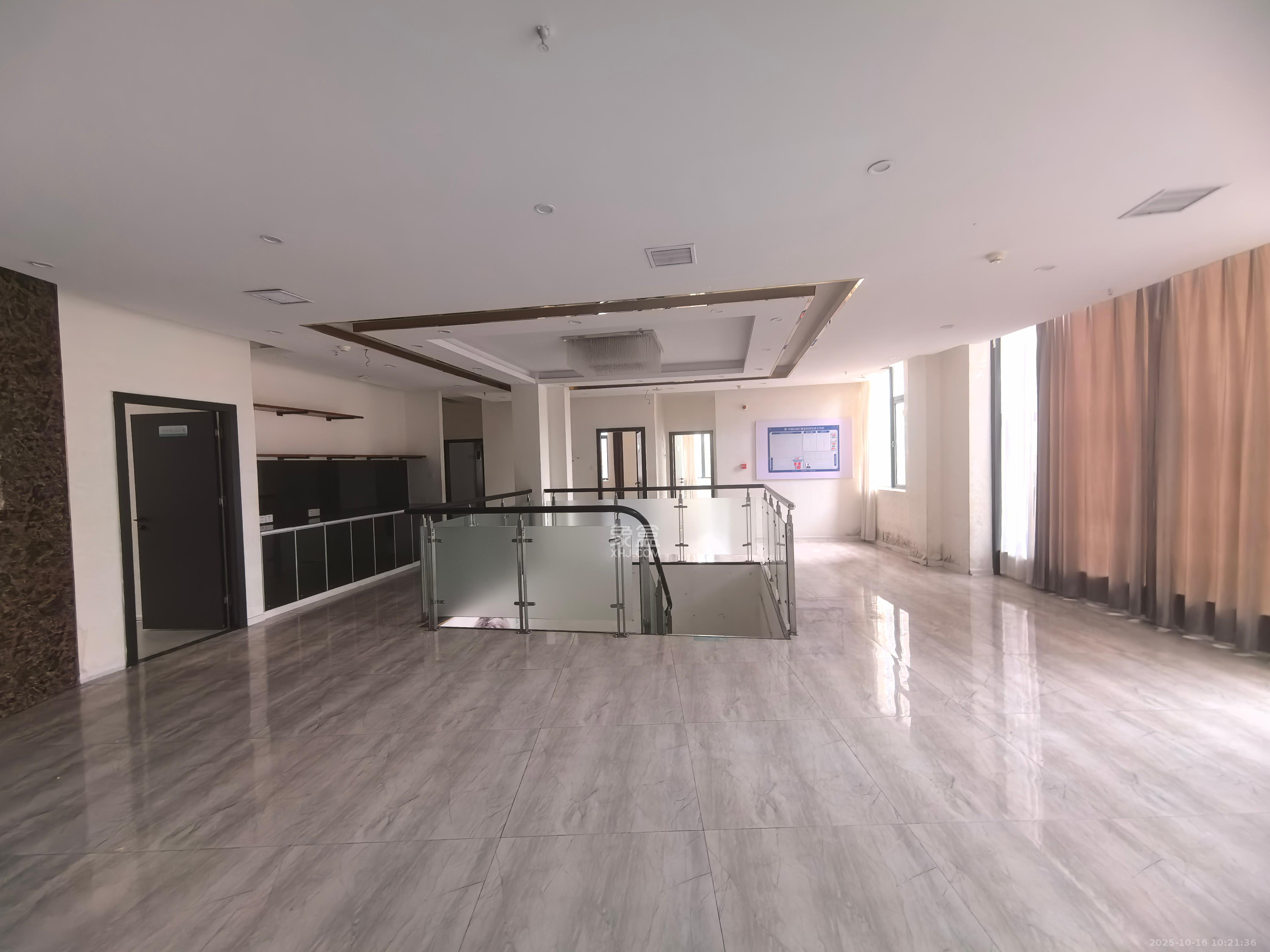 复地崑玉国际一期   255.57㎡      32000.0元/月室内图