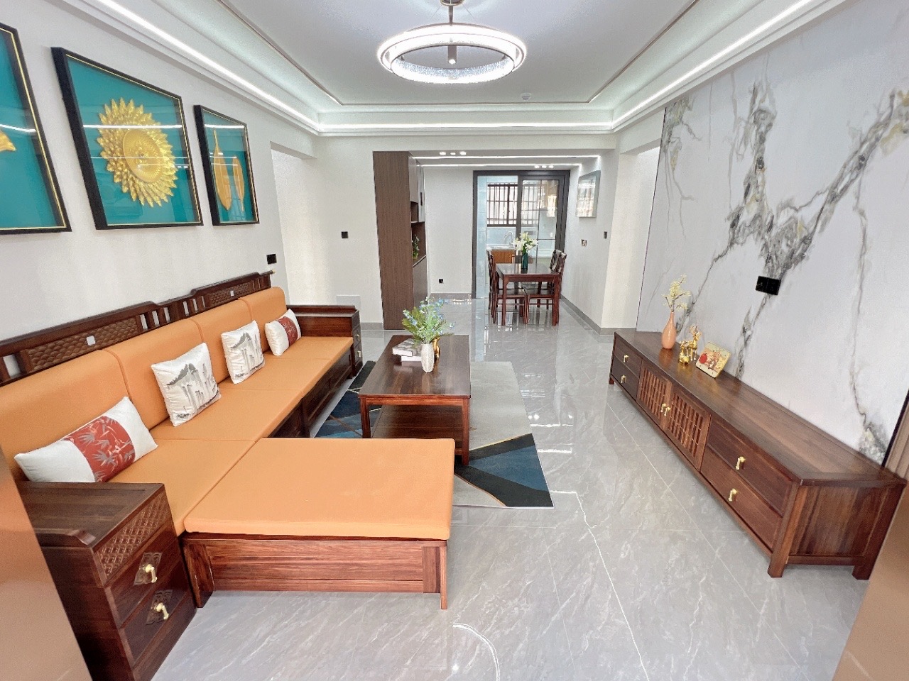 坡博家园一区 4室2厅2卫 163.0万 坡博家园一区 4室2厅2卫 163.0万客厅