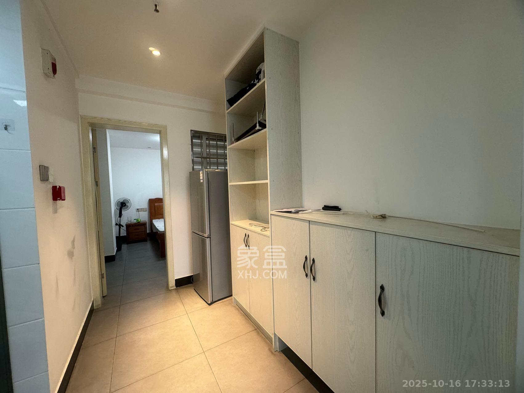 九华新城  1室1厅1卫    1000.0元/月室内图1