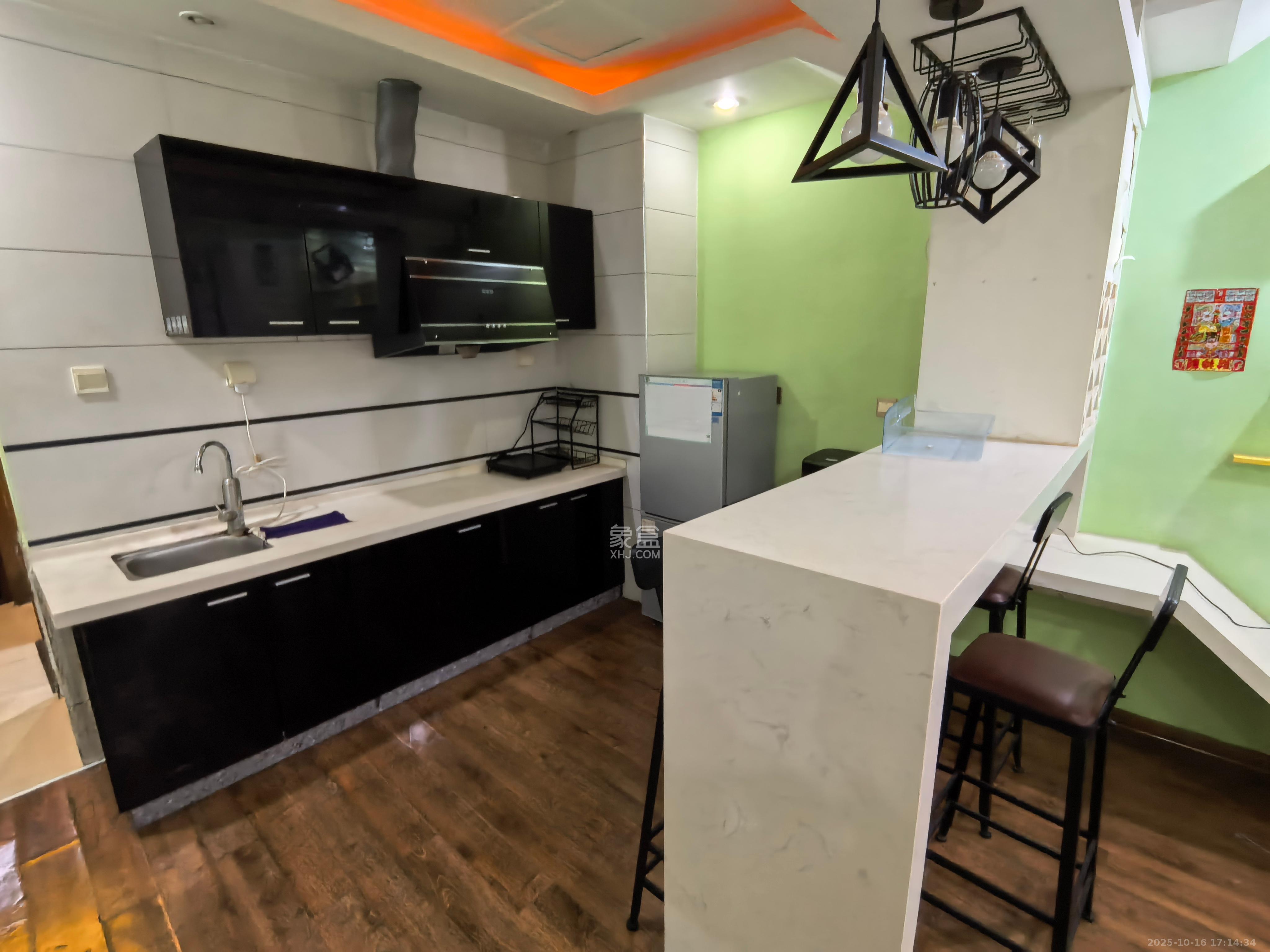 昊天大厦 1室1厅1卫 1600.0元/月 昊天大厦 1室1厅1卫 1600.0元/月室内图