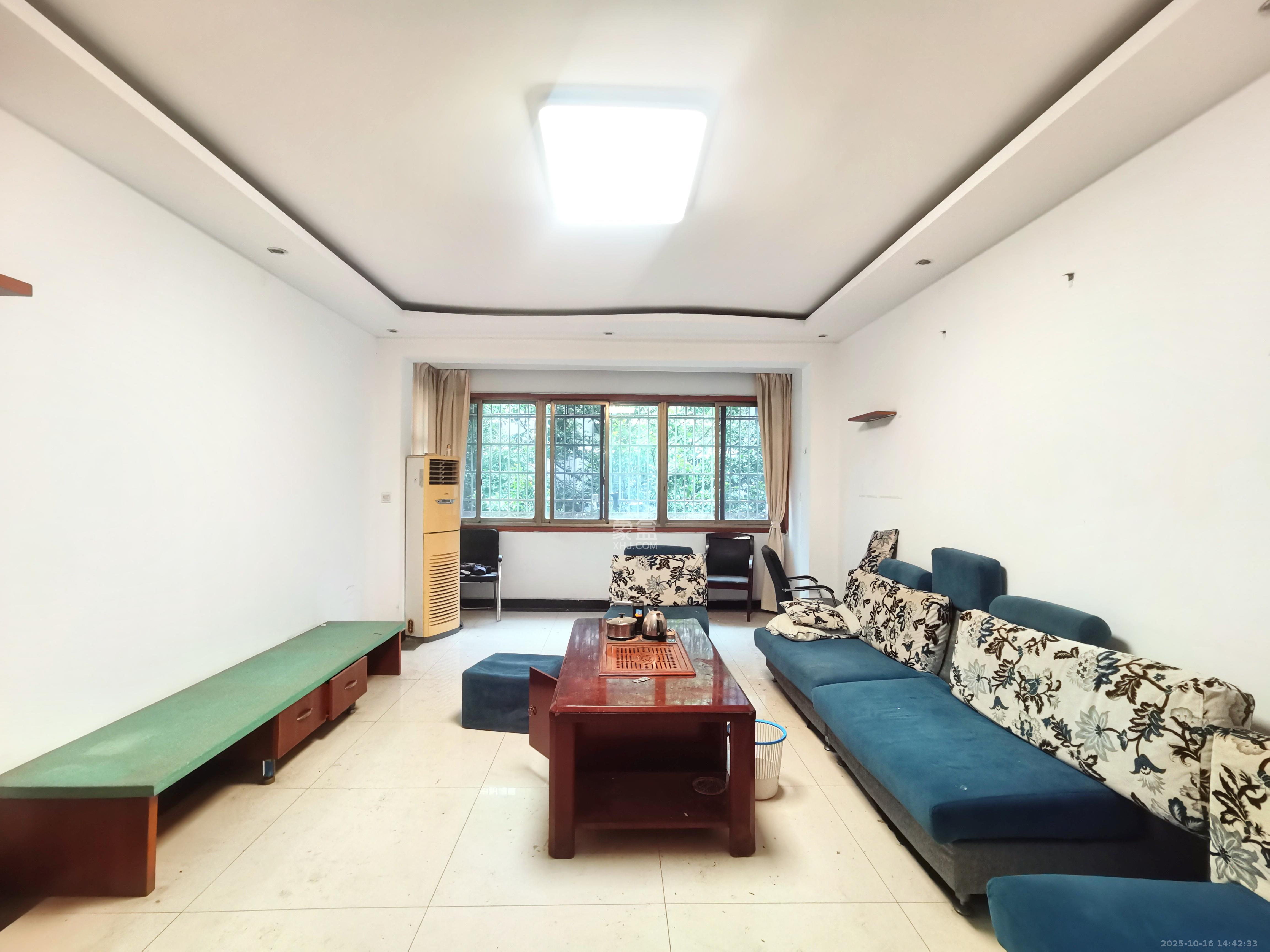 兴联母山小区  3室2厅2卫    1800.0元/月