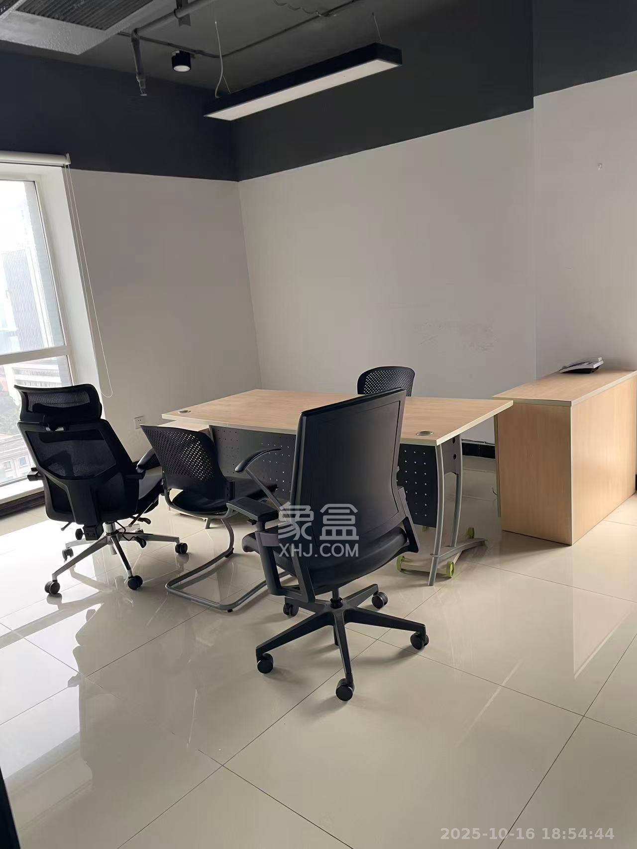 新时空  1室1厅1卫    5000.0元/月室内图