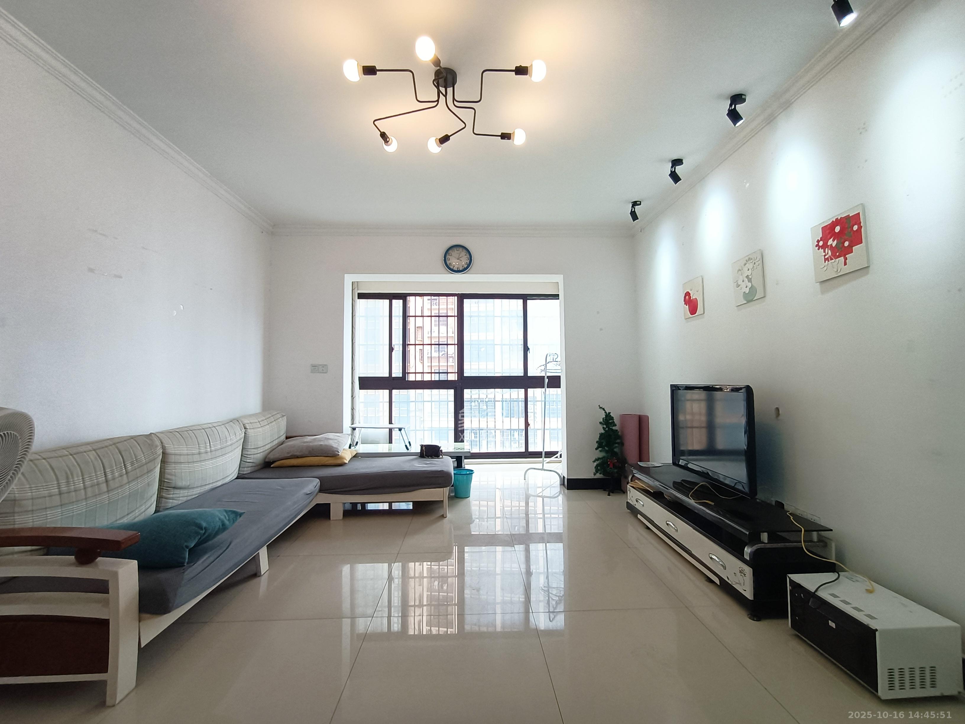 三景华御  2室1厅1卫    1500.0元/月 三景华御  2室1厅1卫    1500.0元/月