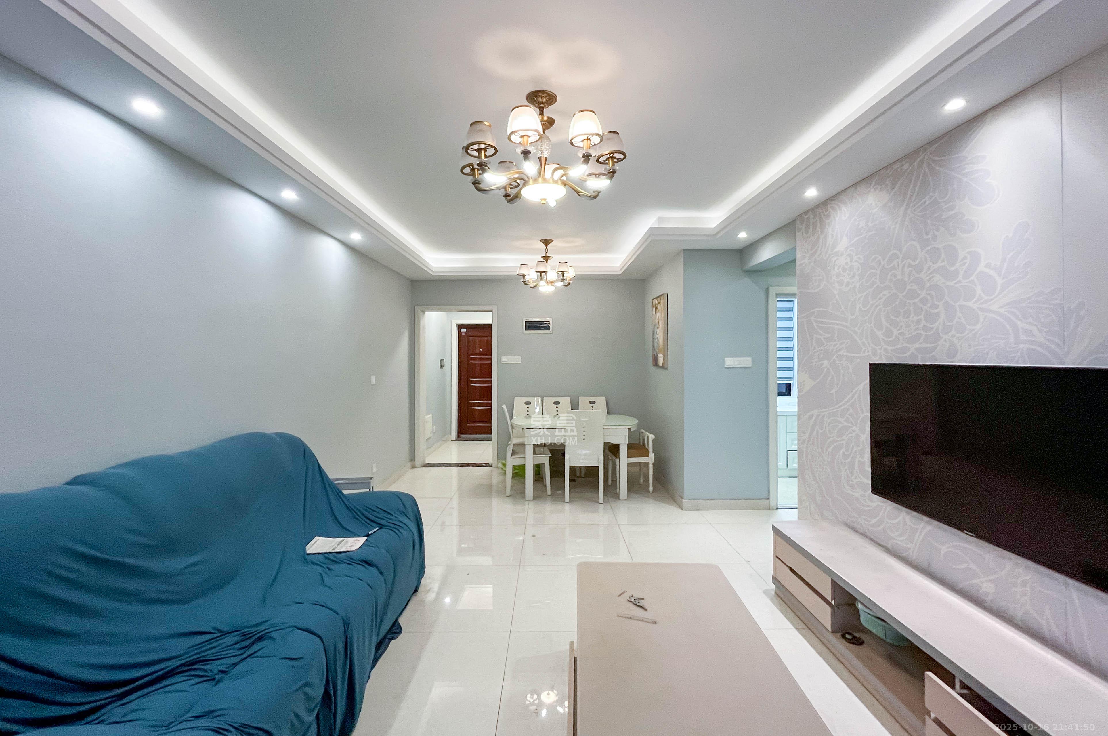 湘腾琴岛  3室2厅1卫    108.8万客厅