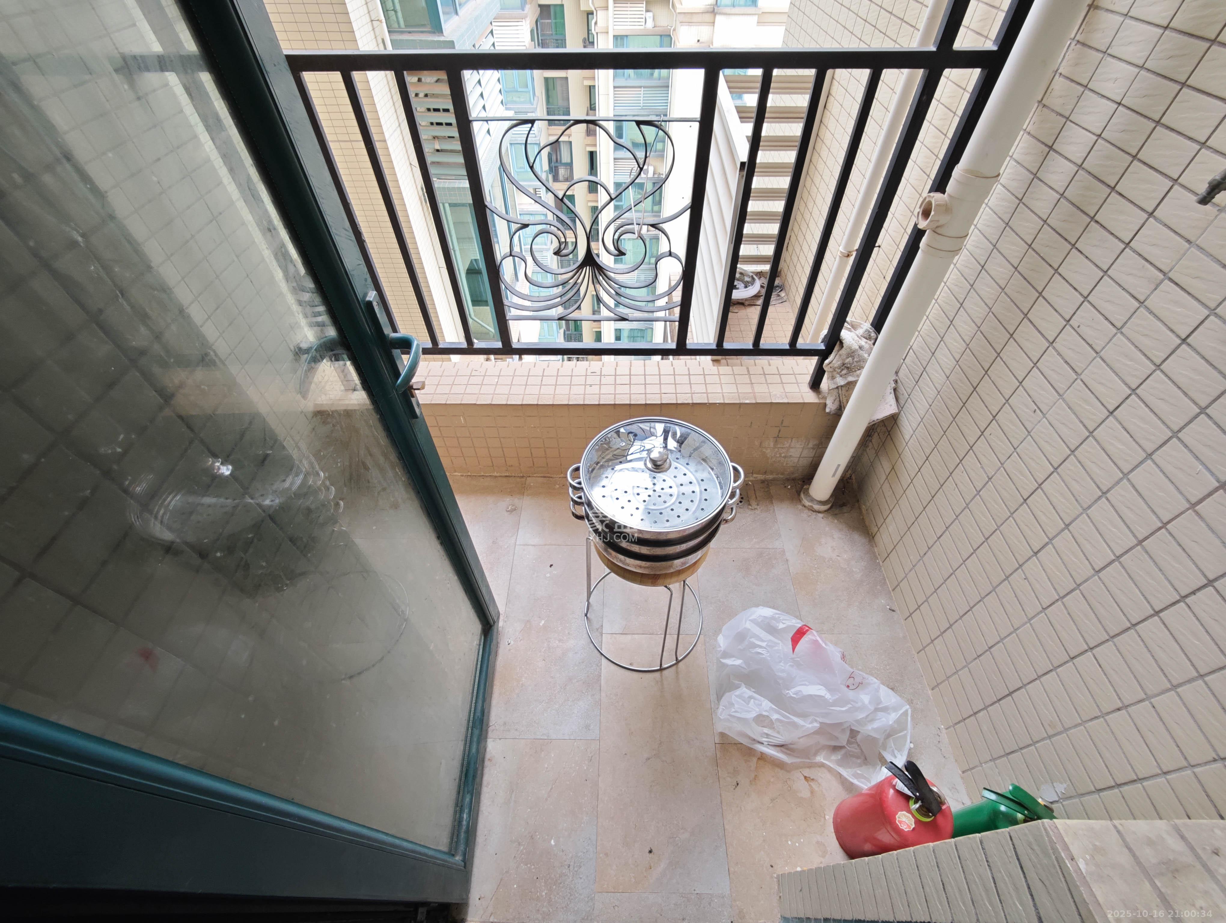 恒大城  2室2厅1卫    65.0万阳台