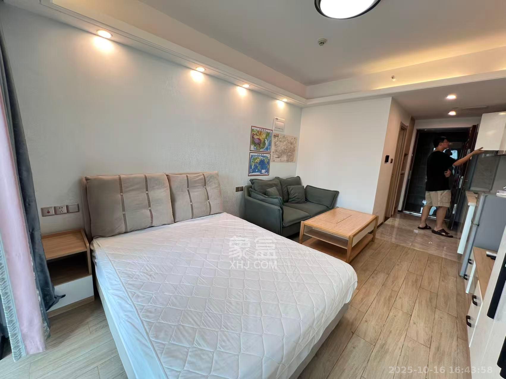 中海阅江府  1室1厅1卫    1900.0元/月