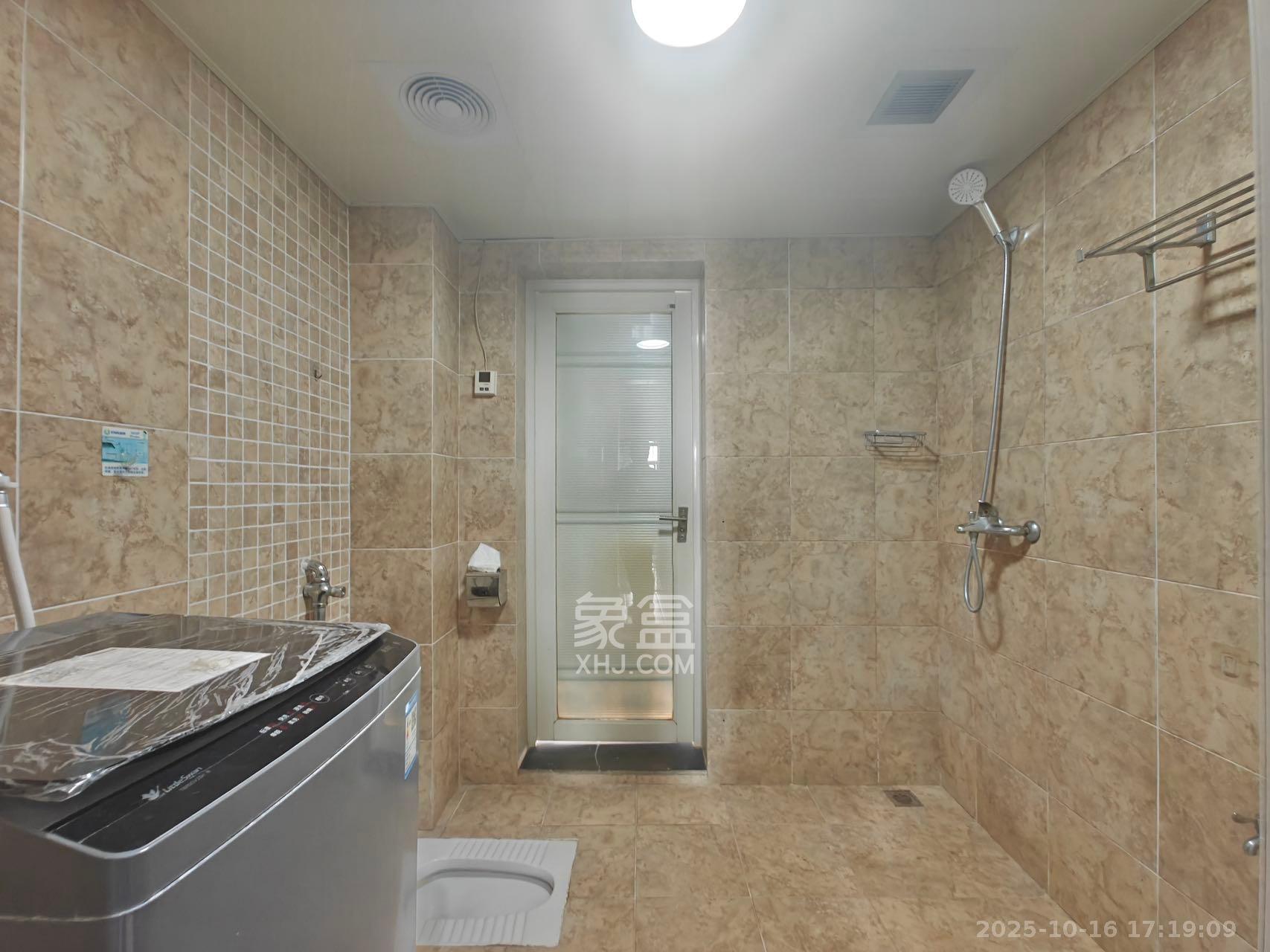 圭塘三小区  1室1厅1卫    1600.0元/月 圭塘三小区  1室1厅1卫    1600.0元/月室内图