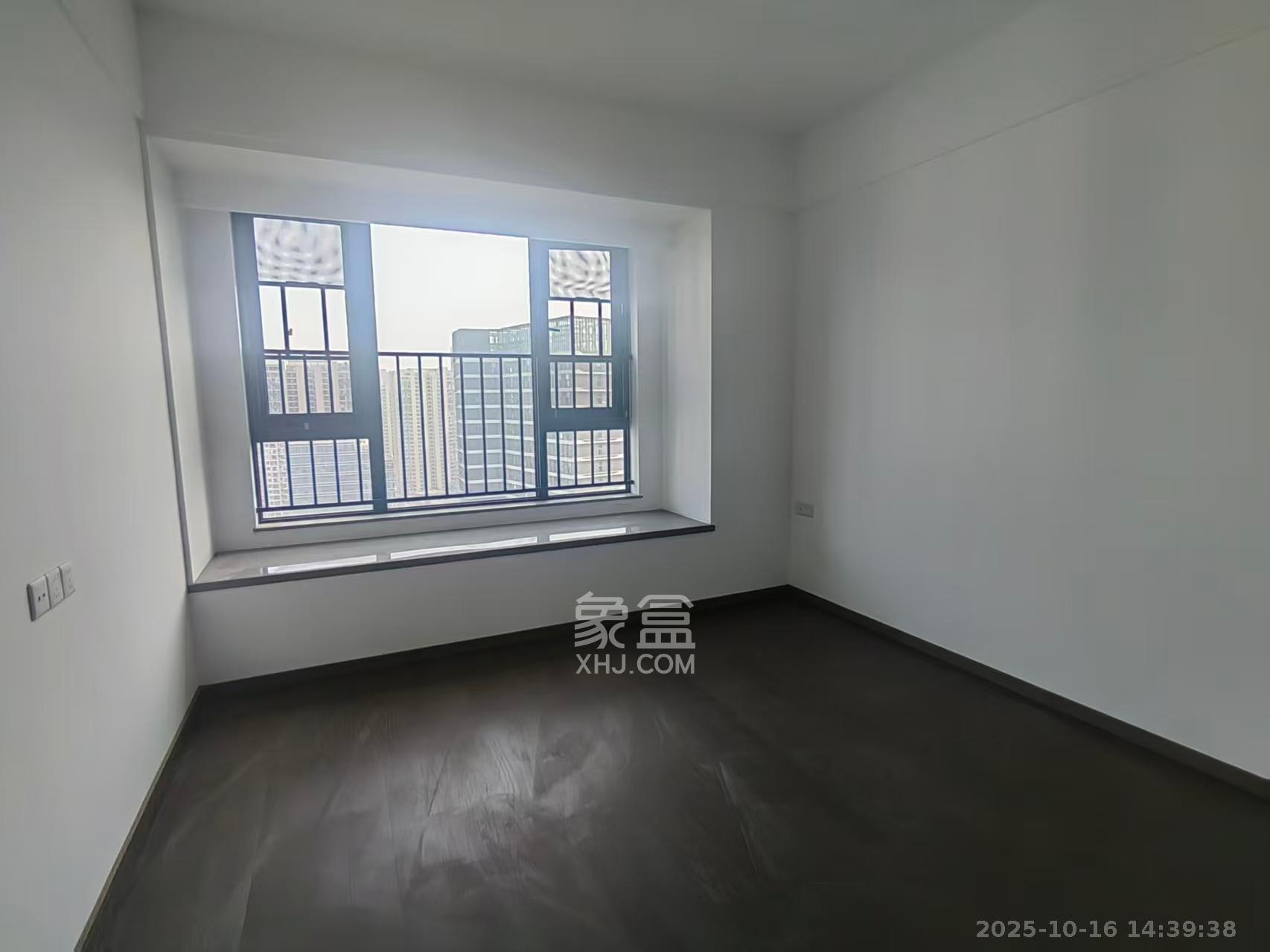 越秀湘江星汇城三期  4室2厅2卫    3500.0元/月室内图