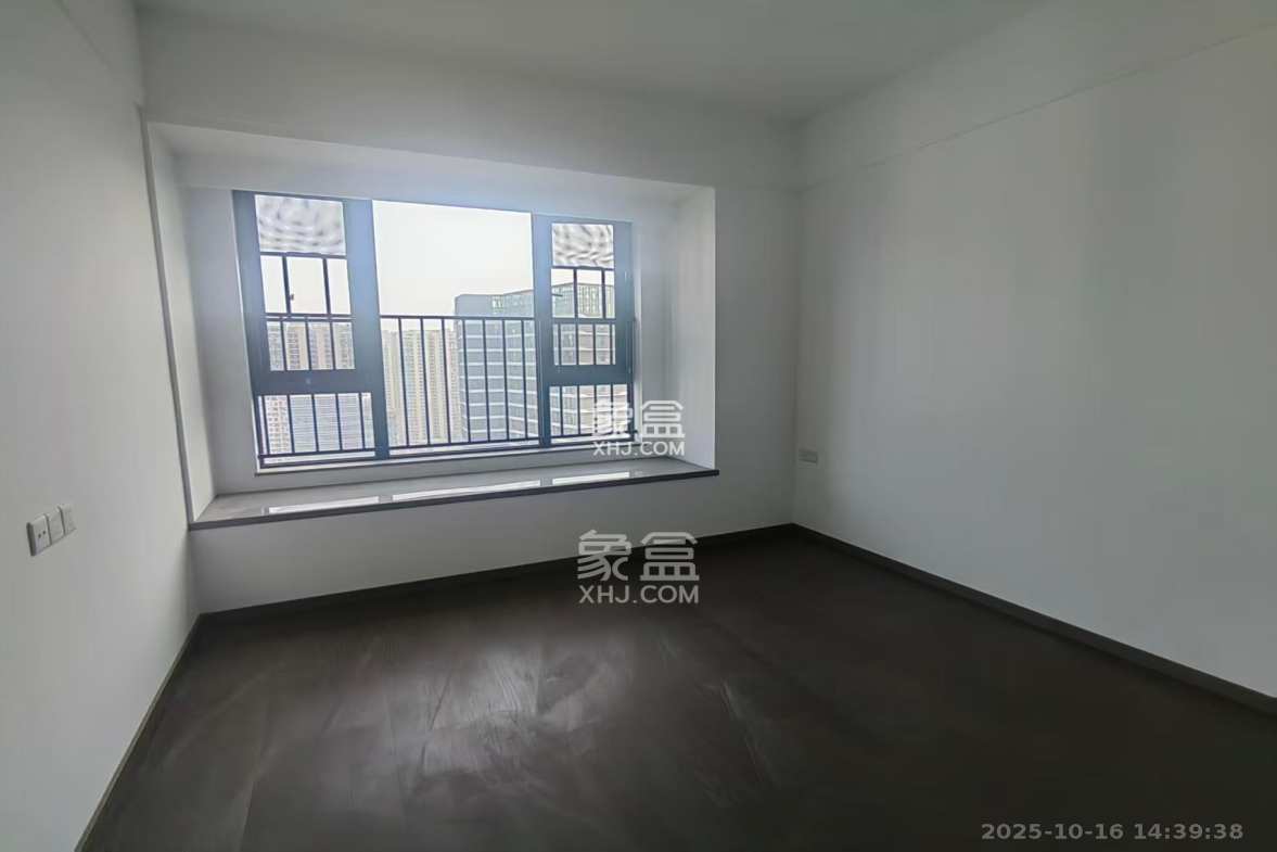 越秀湘江星汇城三期 4室2厅2卫 3500.0元/月 越秀湘江星汇城三期 4室2厅2卫 3500.0元/月室内图