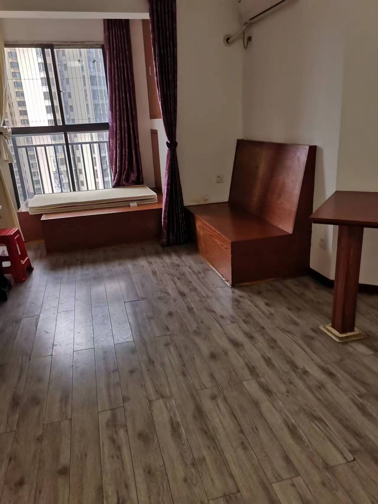 天酬尚都  1室1厅1卫    30.0万