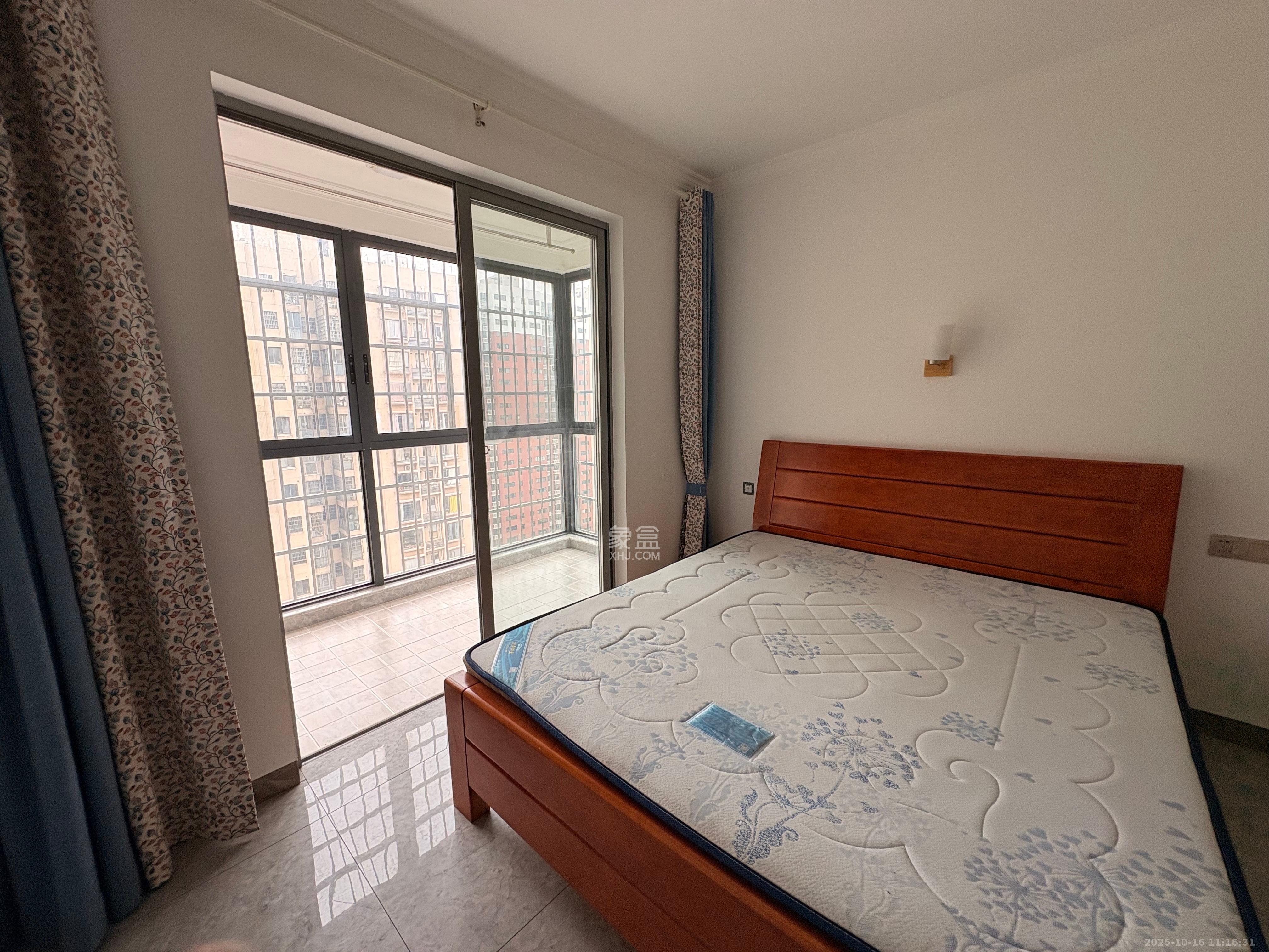 汇景豪庭  1室2厅1卫    2500.0元/月室内图